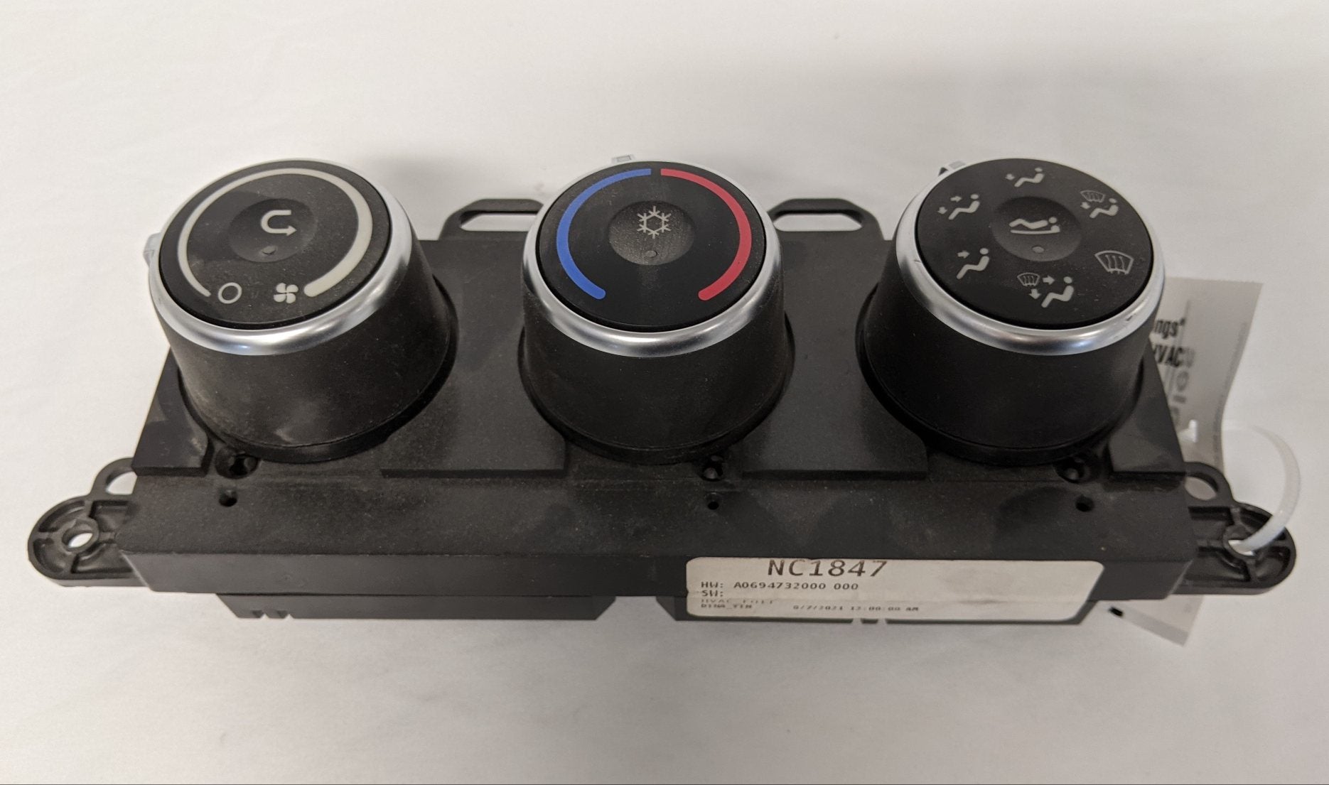 *Damaged Plug Prongs* MALE Main Daycab HVAC Control - P/N A22-73671-003 (9015374381372)