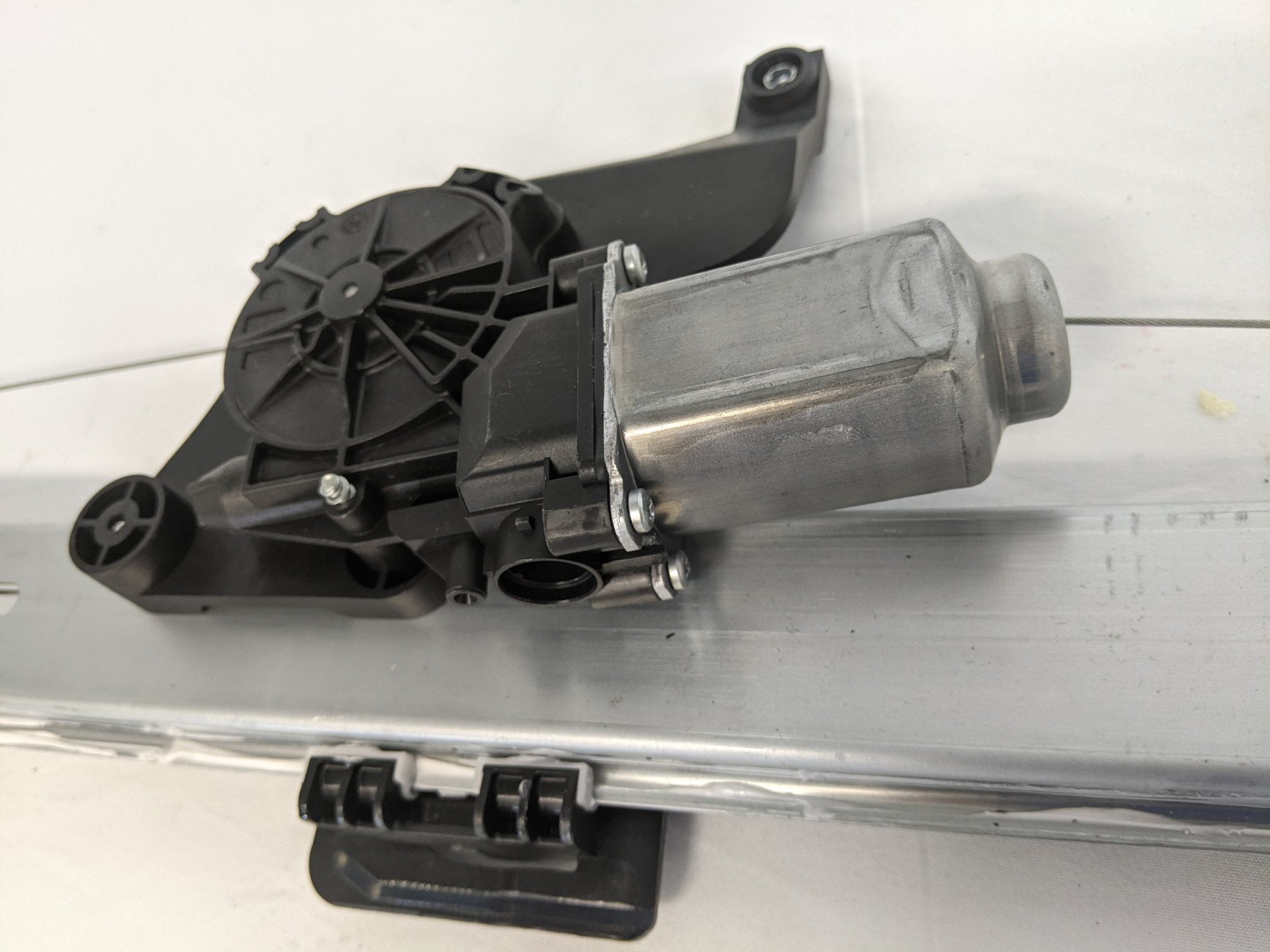 Daimler LH Electric Window Regulator Assembly - P/N A18-73882-000 (6740896022614)