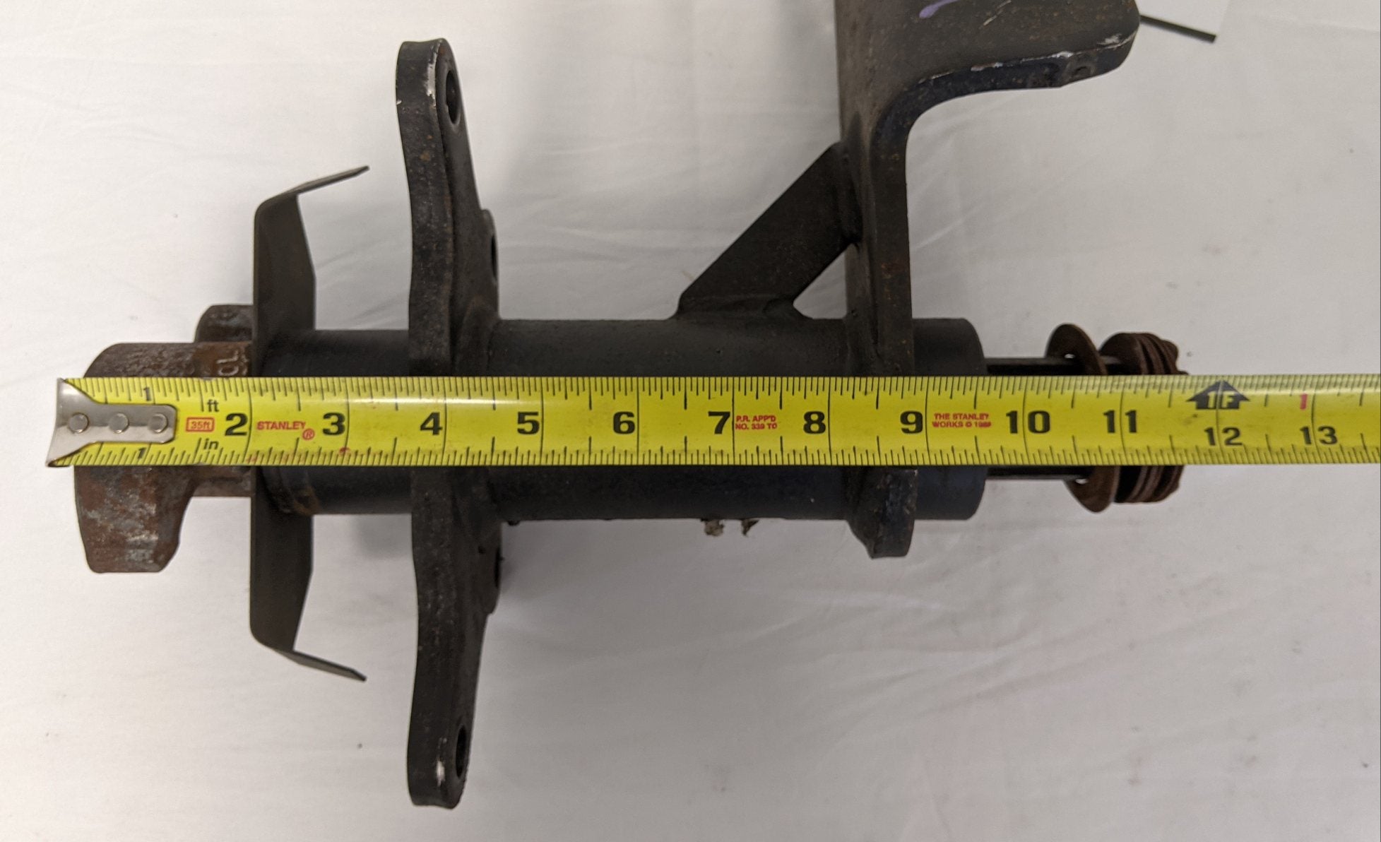 *Rusty New Take Off* Bendix Brake Camshaft P/N K044140 & Housing P/N K060578 (9522112463164)