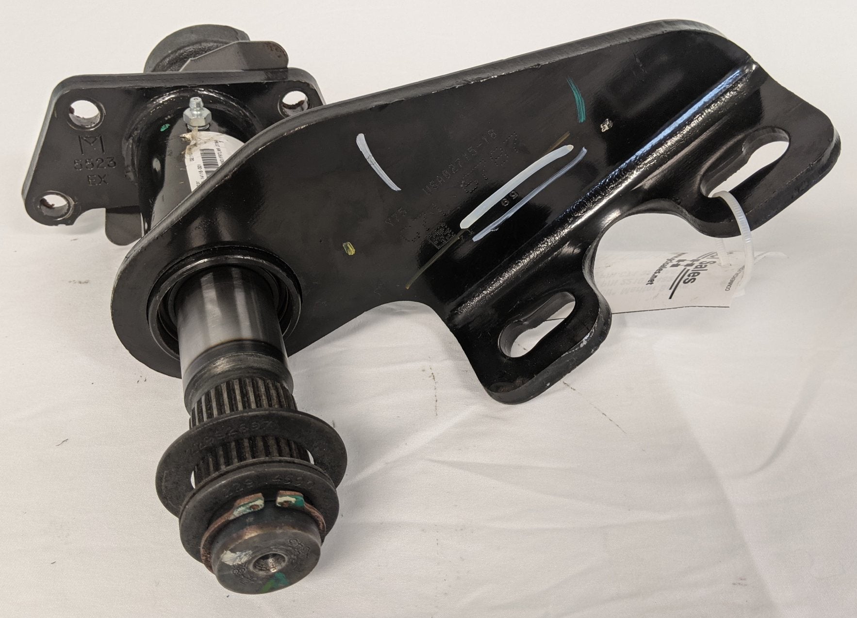 *New Take Off* Meritor Brake Camshaft P/N 2210T7482 & Housing P/N C71 3299A6787 (9617040965948)