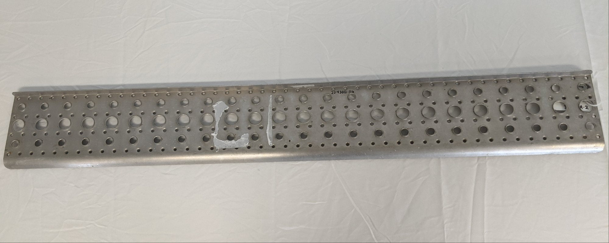 Used Freightliner 47" x 6¼" Polished Chassis Fairing Step - P/N 22-43012-116 (9606961856828)