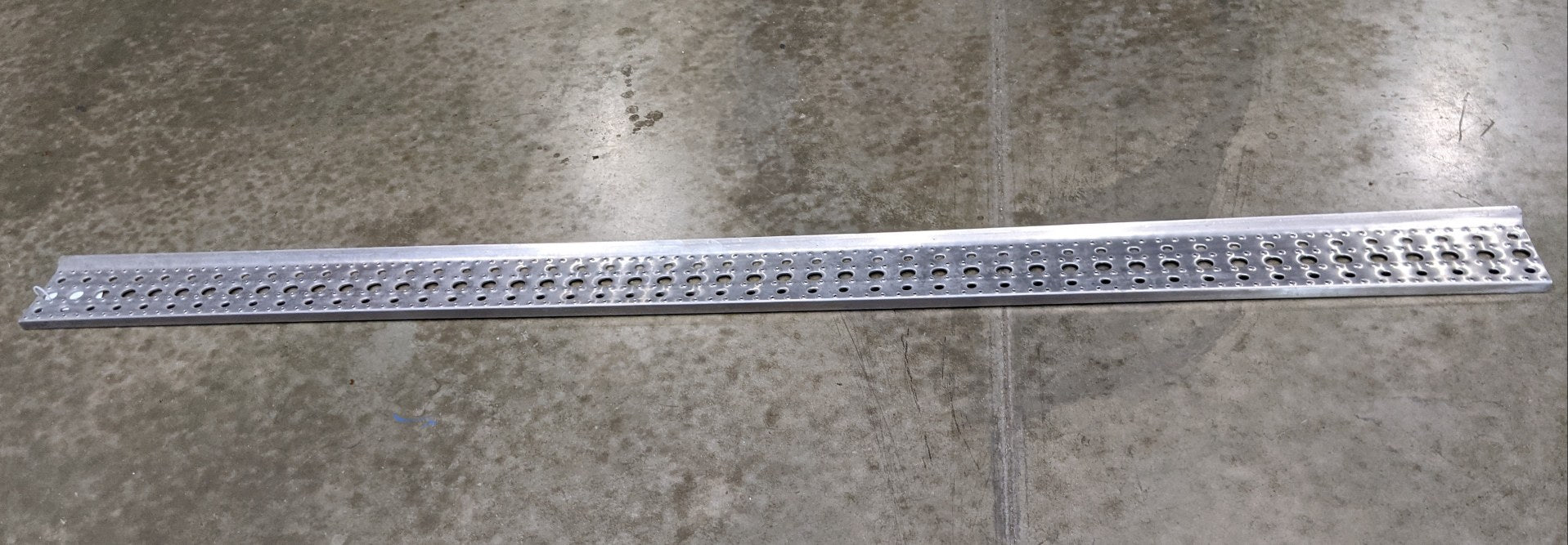 Used Freightliner 96¼" x 6¼" Plain Chassis Fairing Step - P/N 22-61130-015 (9639530791228)