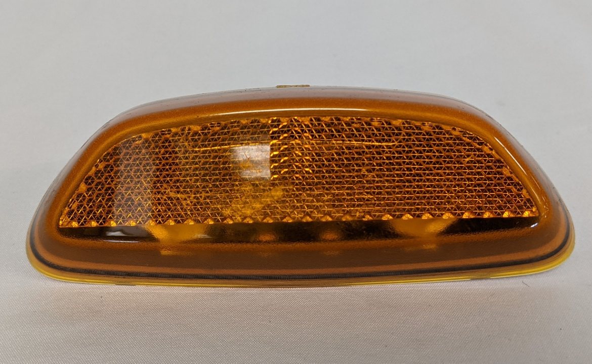 Western Star 49X / 47X LED Turn Light – A66-10531-005 / 003 – Chipped