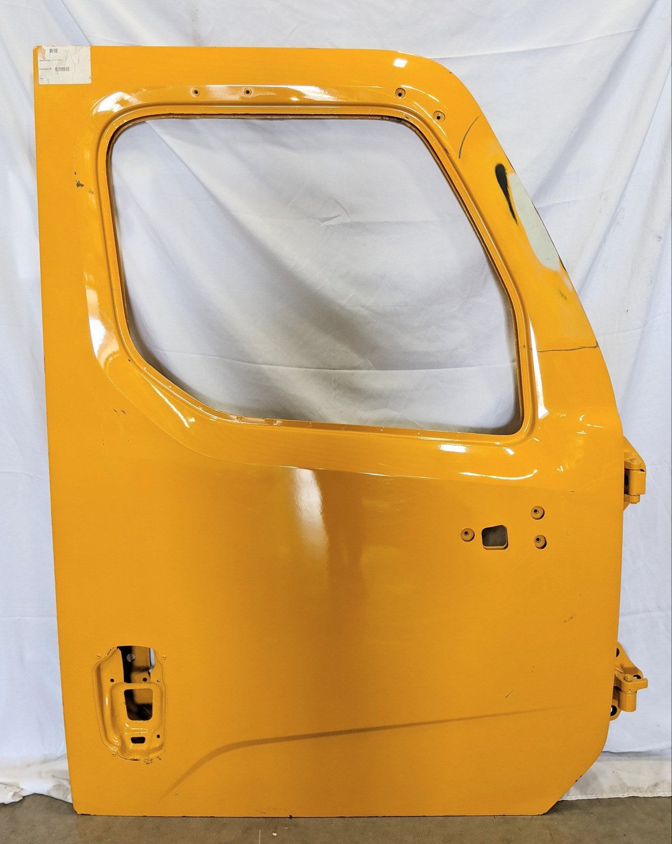 Damaged Western Star 49x or 47X RH Door Shell - P/N A18-72521-003 (9648957456700)