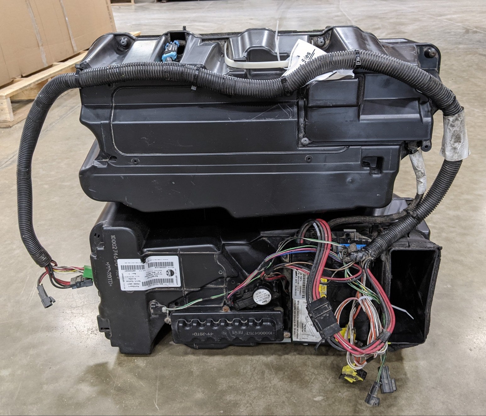 Damaged Freightliner Cascadia P3 HVAC Unit - P/N A22-72122-000 (9667432874300)