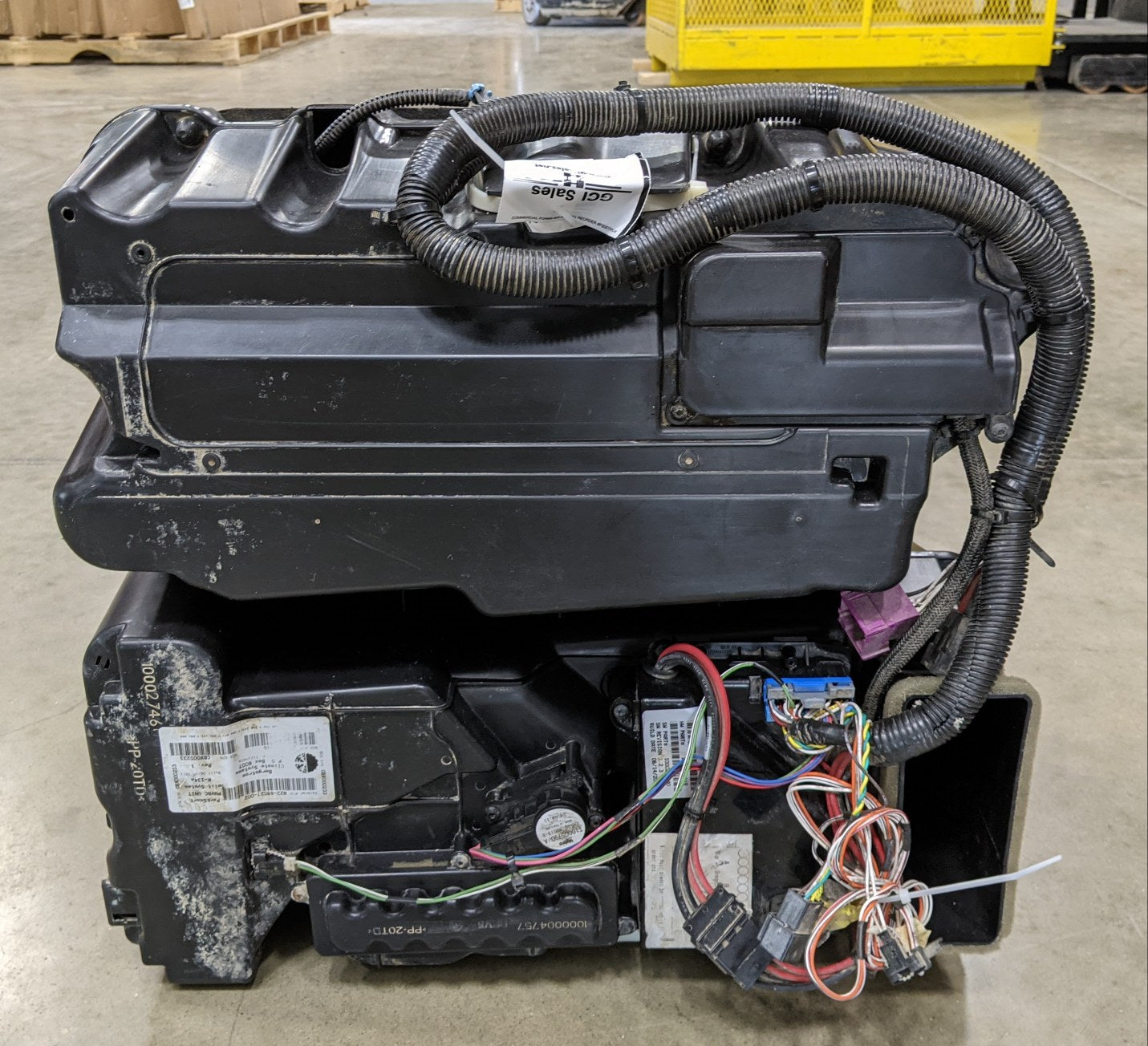 Used Freightliner Cascadia P3 Self Powered Split HVAC Unit - P/N A22-69027-002 (9667434643772)