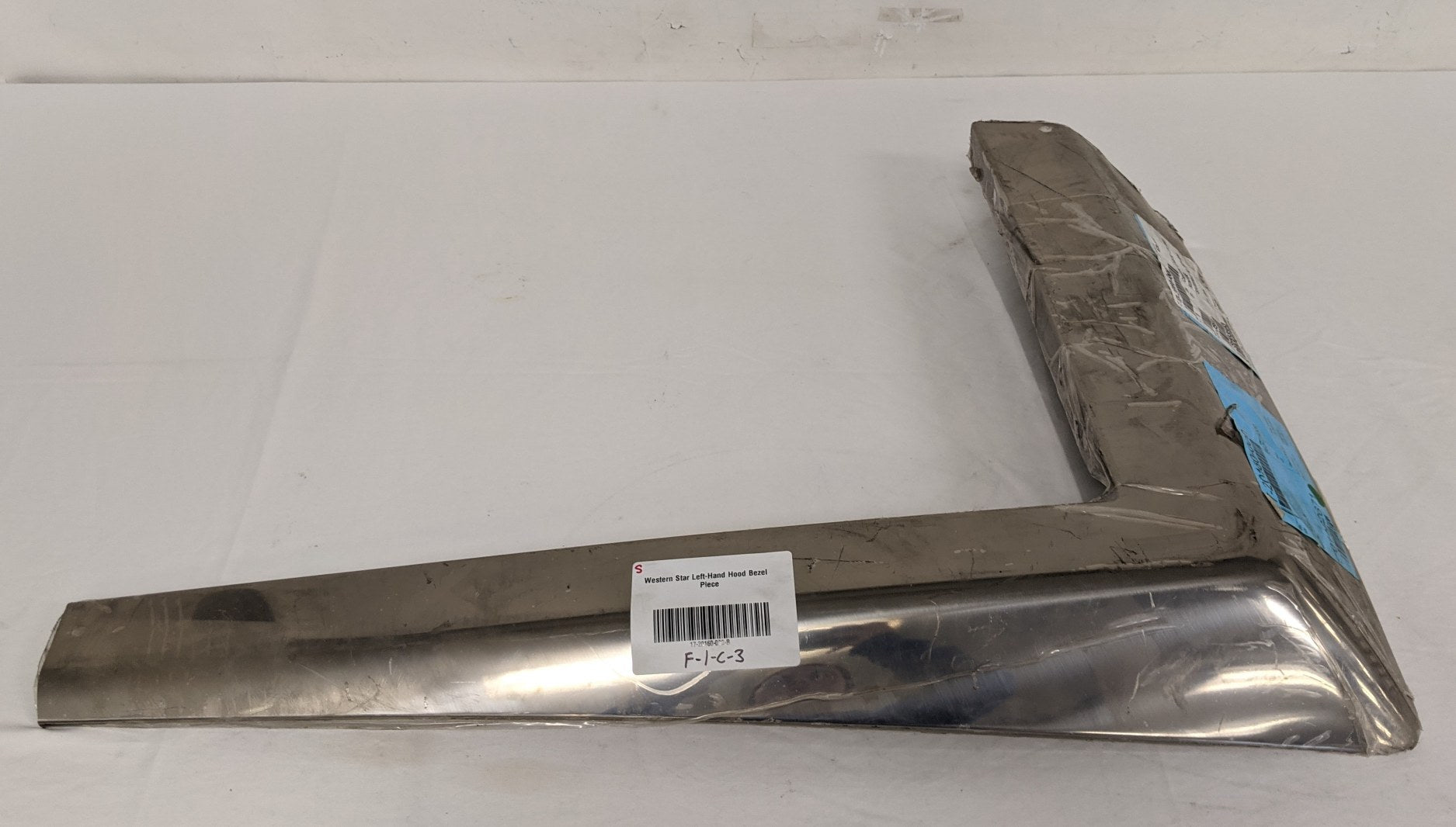 Western Star 5700 LH Hood Bezel Piece - P/N 17-20160-000