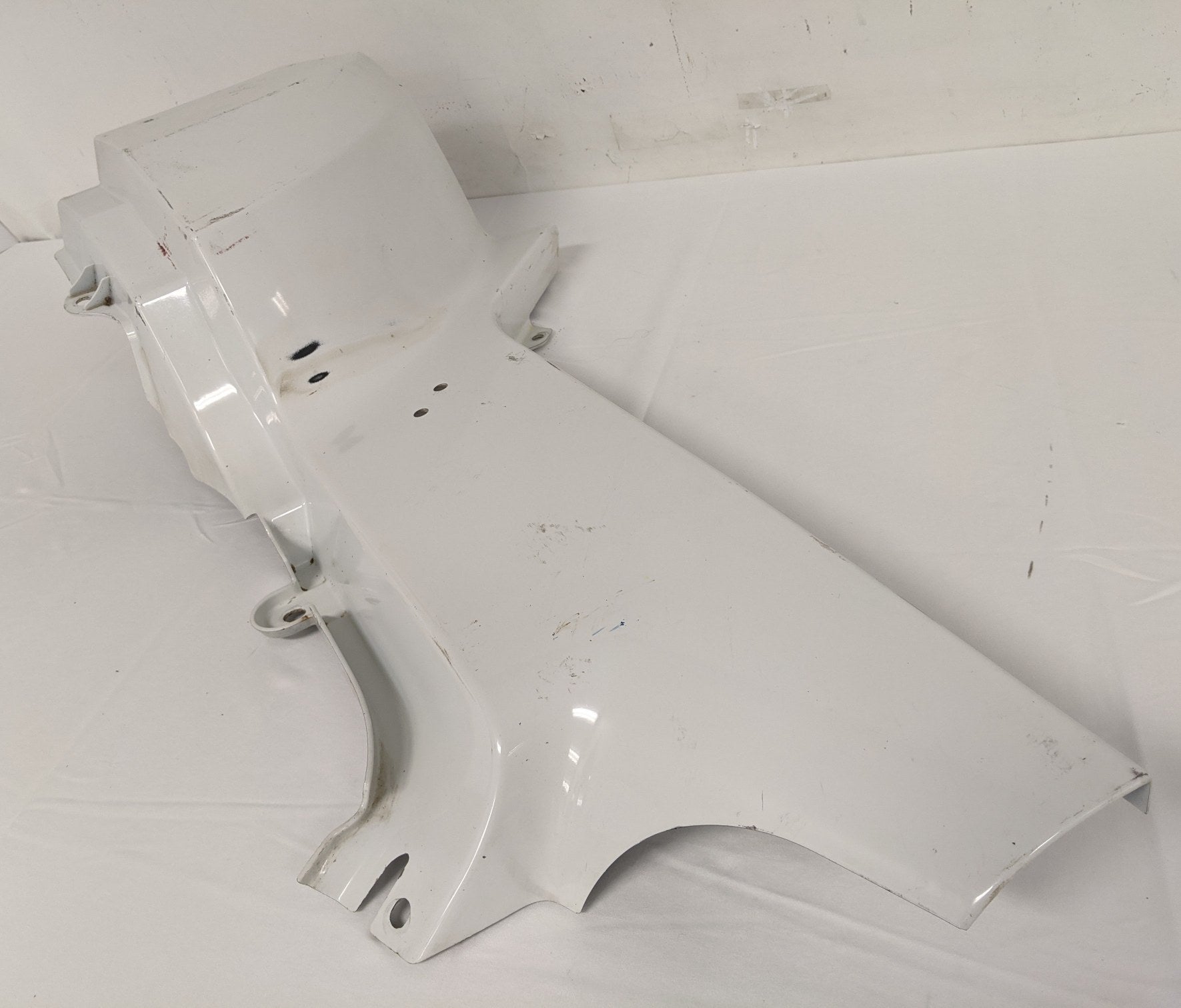 Used Freightliner 108SD 114SD SBA RH Cowl Panel w/Ext. Hole - P/N 18-65976-003 (9810082890044)