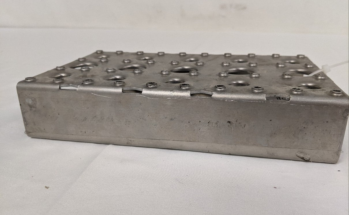 Freightliner 9 1/2" (240 mm) Back of Cab Ladder Step - P/N 22-74808-002 (4777391751254)