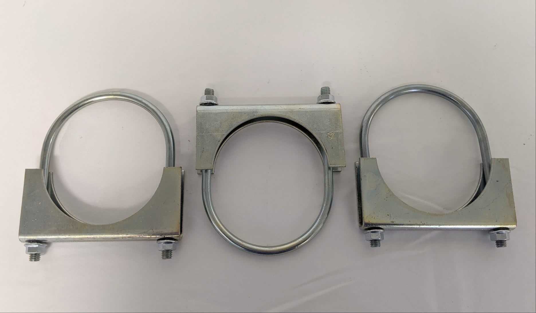*Lot of 3* New Freightliner 4" U-Bolt Round Saddle Clamp - P/N 23-09289-003 (9879338647868)
