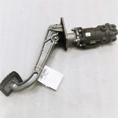 Wabco Foot Brake Valve Assembly (Missing Part) P/N 961 899 211 0 (4580282138710)