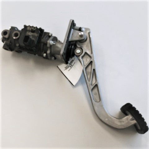 Damaged Freightliner P3 Valve Brake Pedal - P/N 961 899 211 0, 12-20222-000 (4770707308630)
