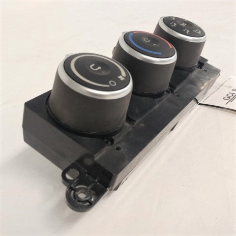 Used Freightliner Main Sleeper HVAC Control - P/N A22-73671-001 (6604092637270)