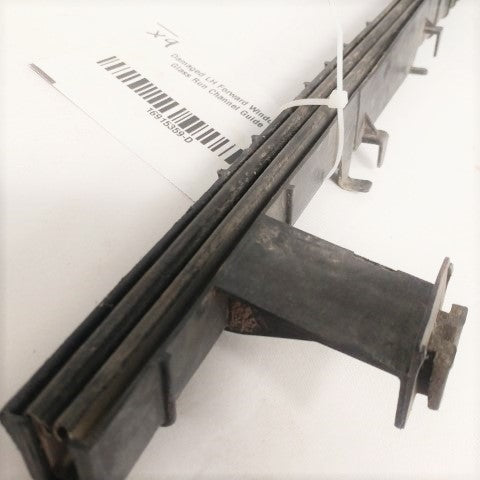 Damaged LH Forward Window Glass Run Channel Guide - P/N 16915359 (6637049315414)