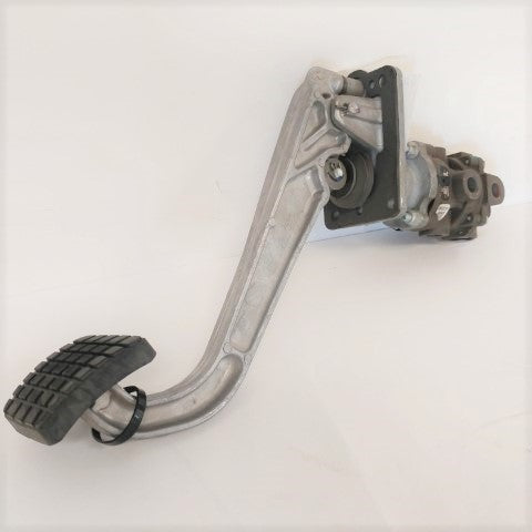 Used Wabco P3 Foot Brake Valve Assembly - P/N A12-28399-001 (6781491904598)