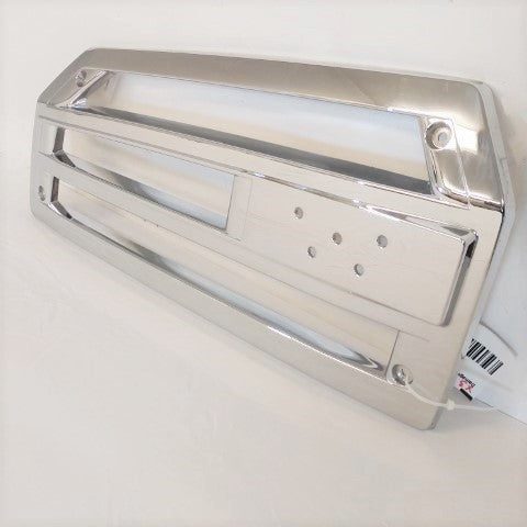 Damaged Western Star LH Air Intake Bezel w/o Logo - P/N 17-19332-000 (6655318261846)