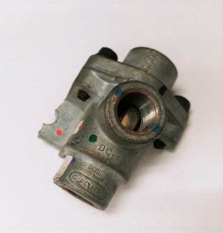 Damaged Bendix Double Check Air Valve - P/N 278614 (4508037021782)