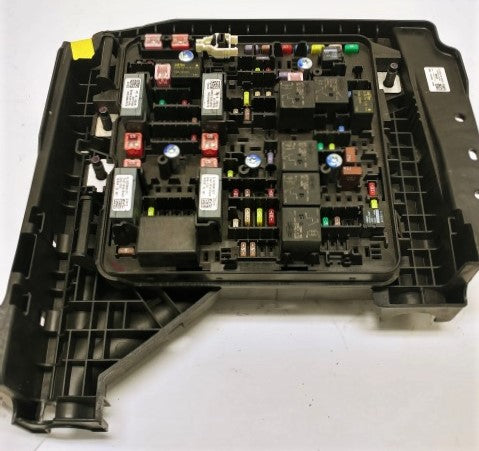 Freightliner Power. Distribution Module Fuse Panel P/N: A06 Freightliner Power. Distribution Module Fuse Panel P/N: A06