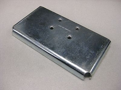 Freightliner Condenser Lower Support Plate - P/N A22-69122-000 (4023591239766)