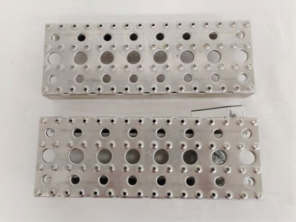 Set of 2 Used Freightliner Aluminum Rear Steps - 15.25" (6722922152022)