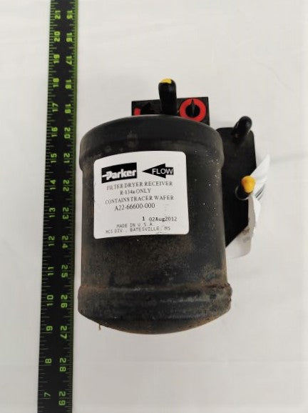 Freightliner AC Receiver Dryer Assembly - Outboard - P/N A22-66600-000 (6781495476310)