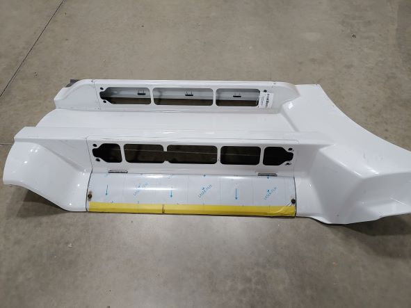 Used Western Star 5700 LH FWD Sleeper Fairing Panel Assy - P/N 22-71132-004 (6777856524374)