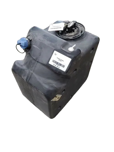 Freightliner 23-Gallon DEF Tank A04-30818-005 with Header 04-30798-001 (4508142764118)
