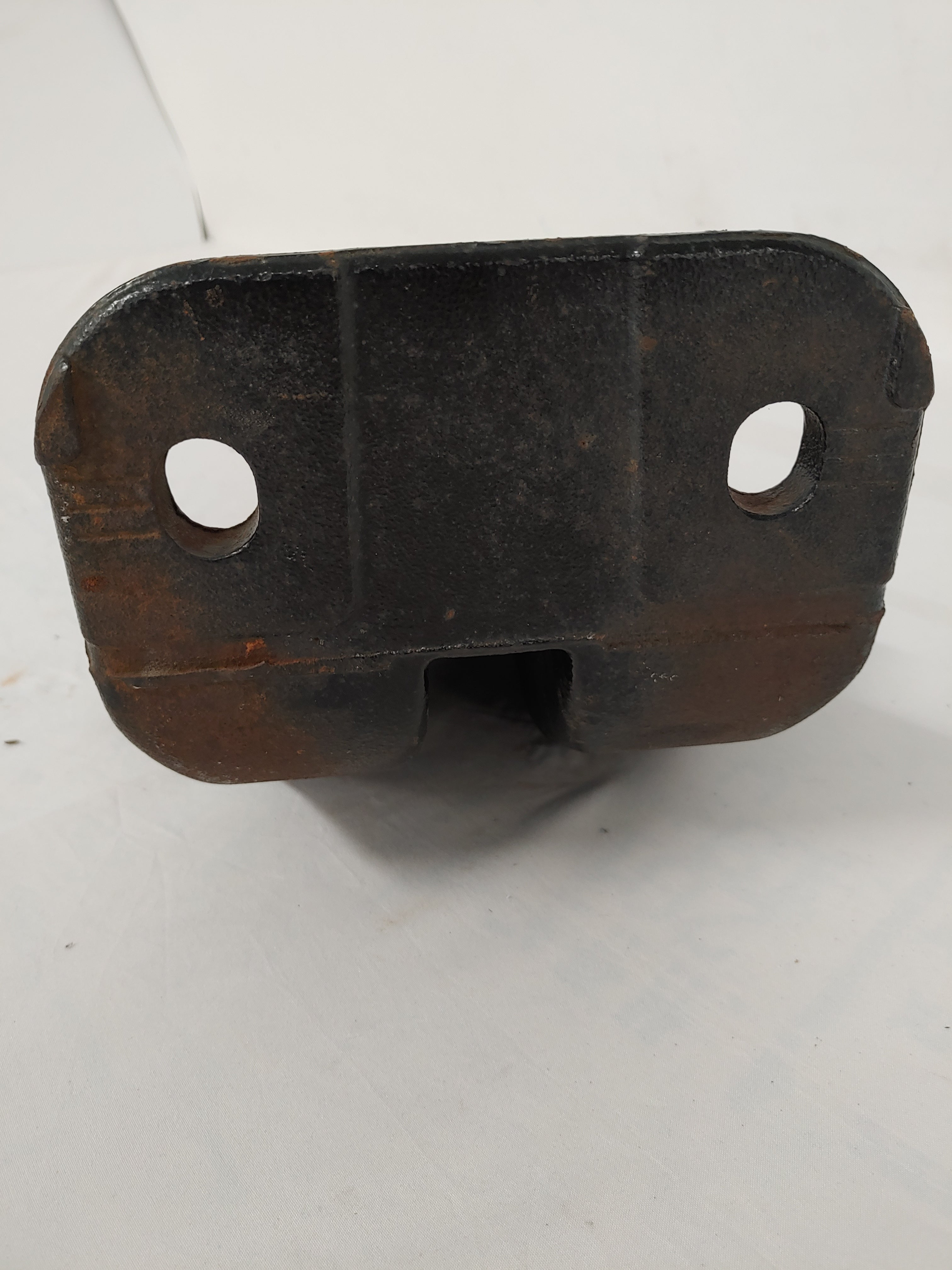 Used Freightliner Cascadia P3 Front LWR Cab Mount Bracket - P/N 18-58937-000 (6792022032470)