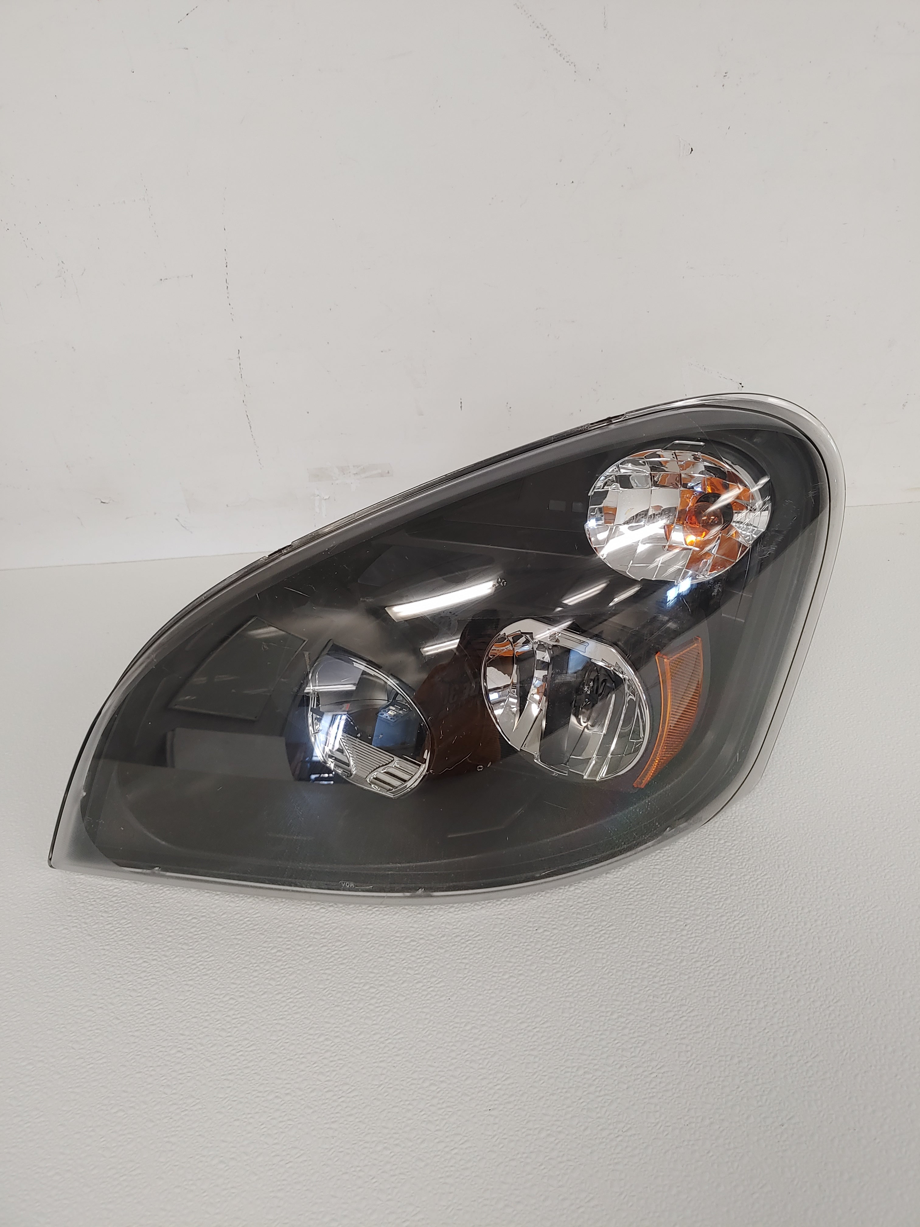 Used Freightliner P3 LH LED SAE Headlamp - P/N: A66-06166-000 (6802934825046)