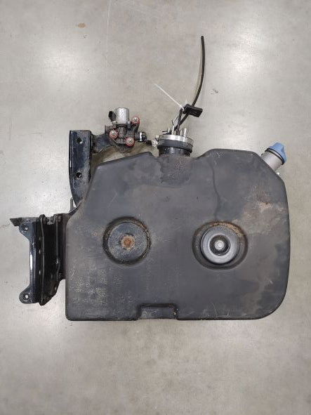 Damaged Freightliner 6 Gal DEF Tank & Header Assembly - P/N A04-27482-003 (6810580222038)