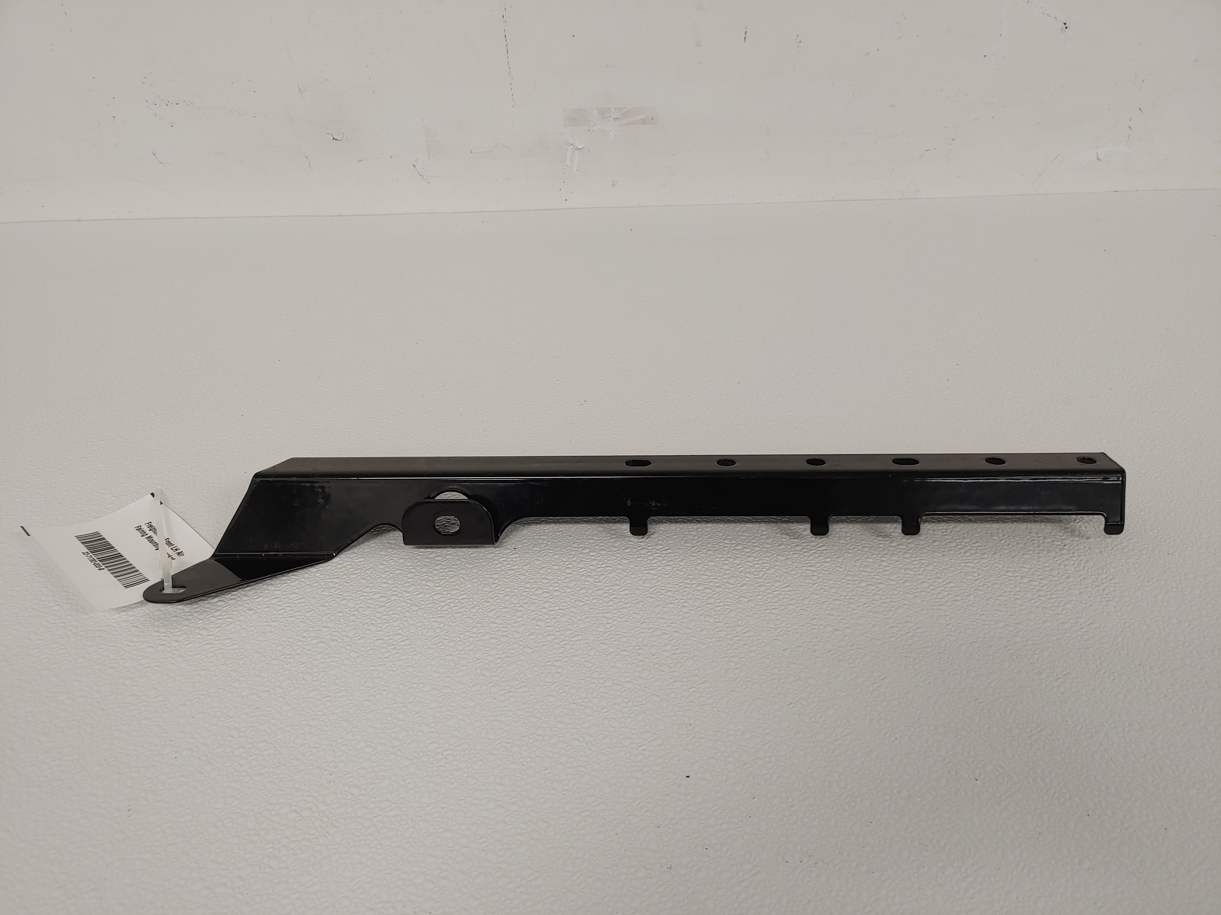 Freightliner Front LH Air Fairing Mounting Bracket - P/N: 22-71782-000 (6805176811606)
