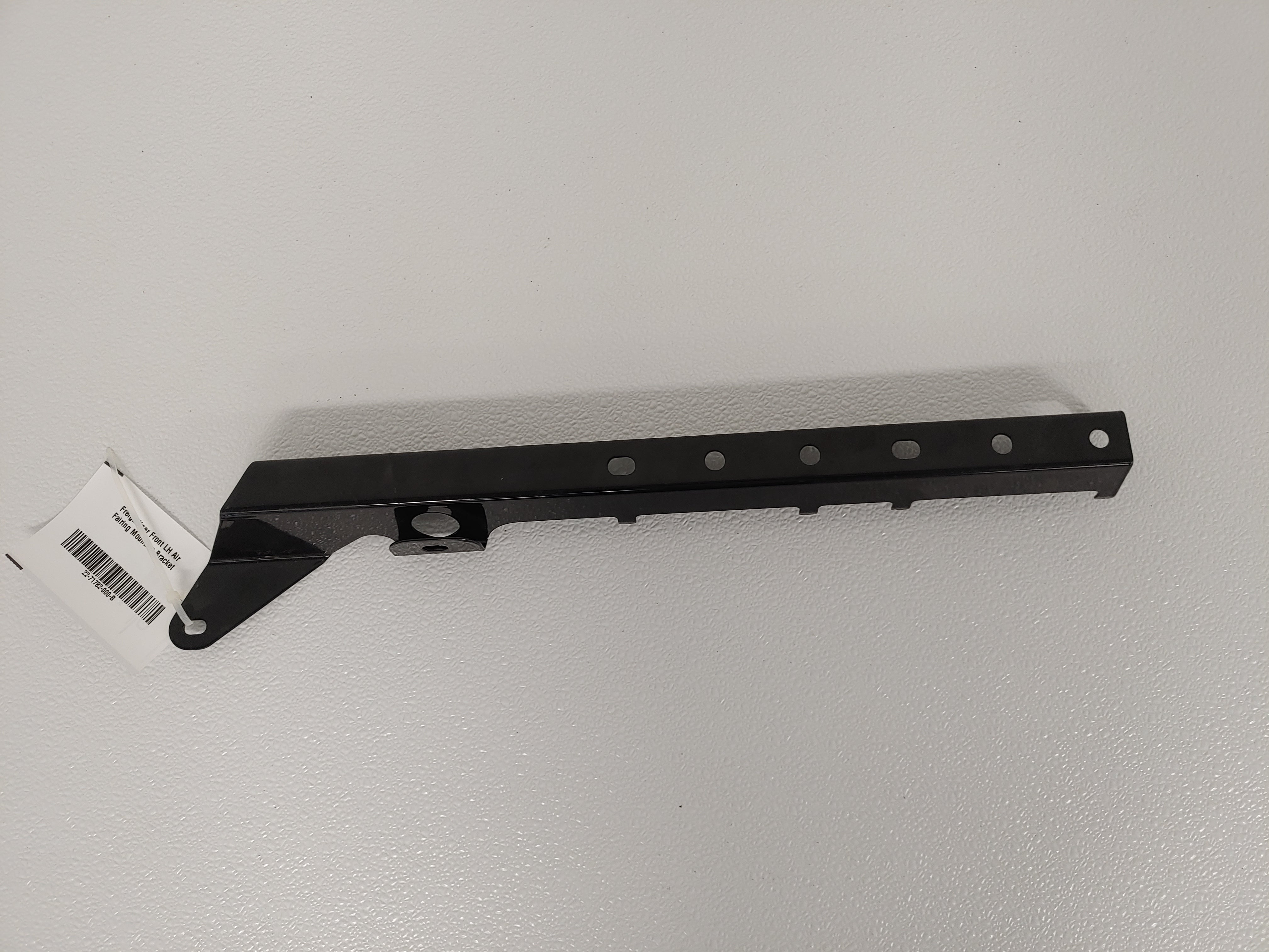 Freightliner Front LH Air Fairing Mounting Bracket - P/N: 22-71782-000 (6805176811606)
