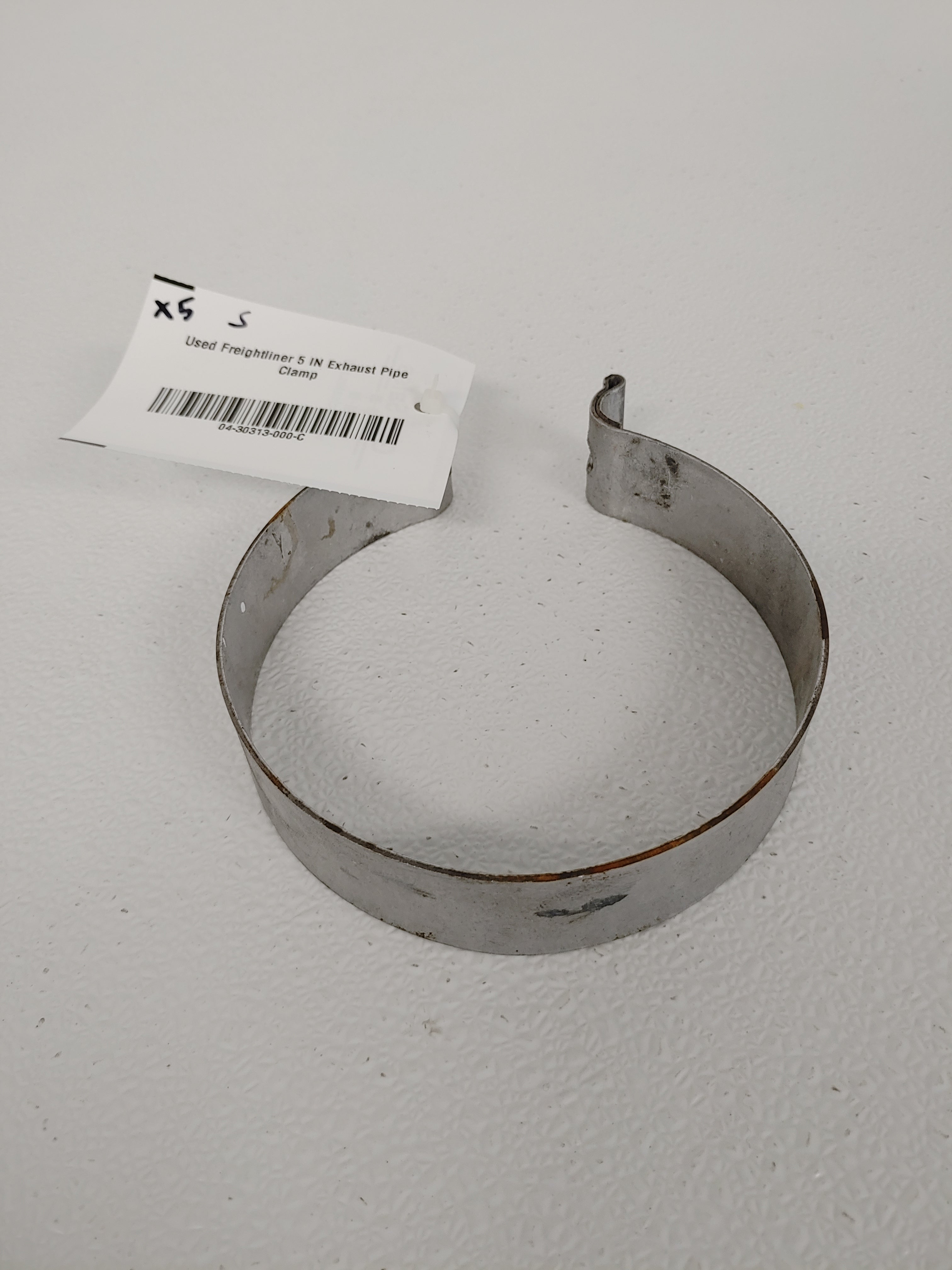 Used Freightliner 5 IN Exhaust Pipe Clamp - P/N 04-30813-000