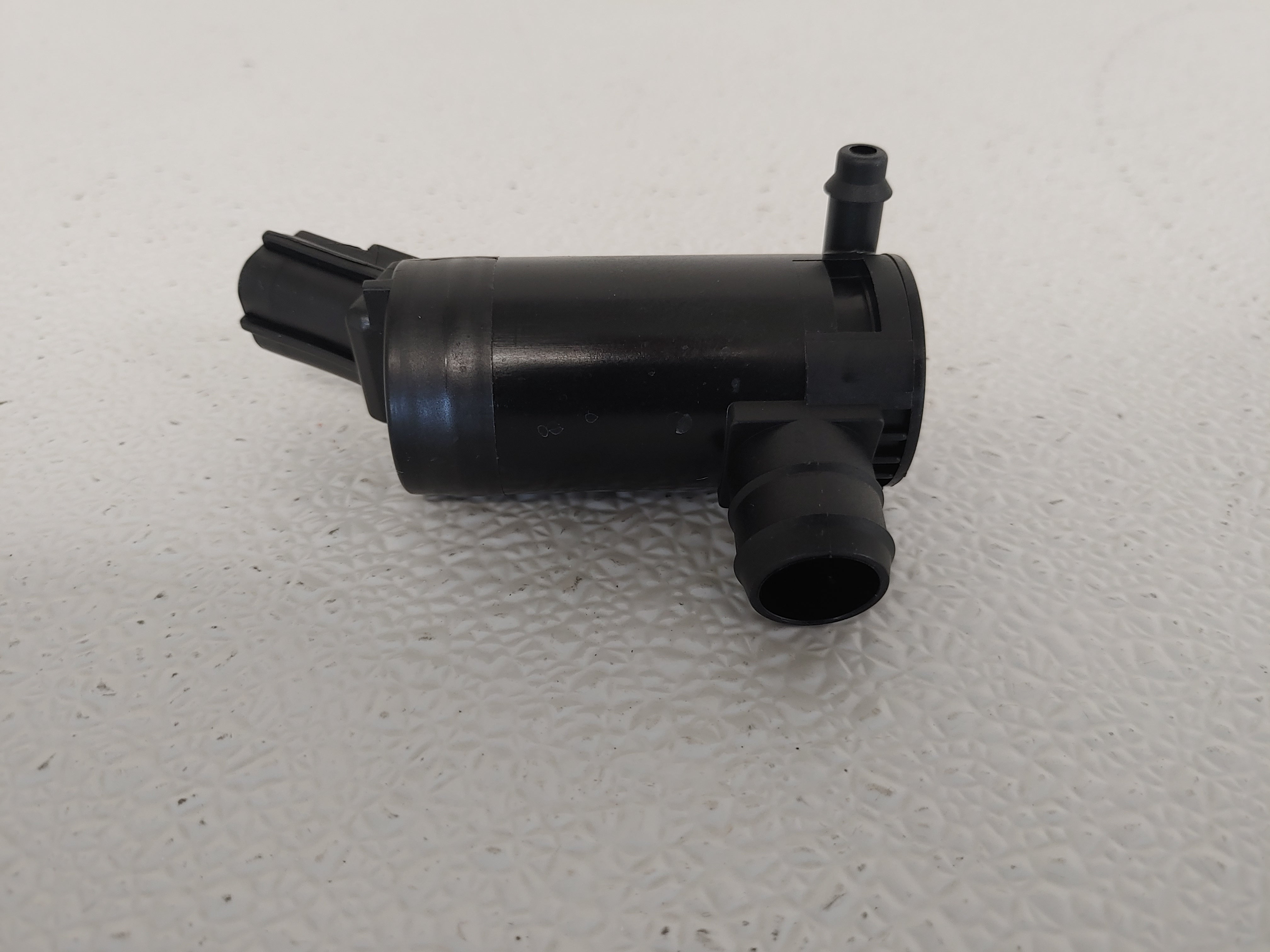 Freightliner Windshield Washer Pump Assembly - P/N: A22-53729-000 (6821954650198)