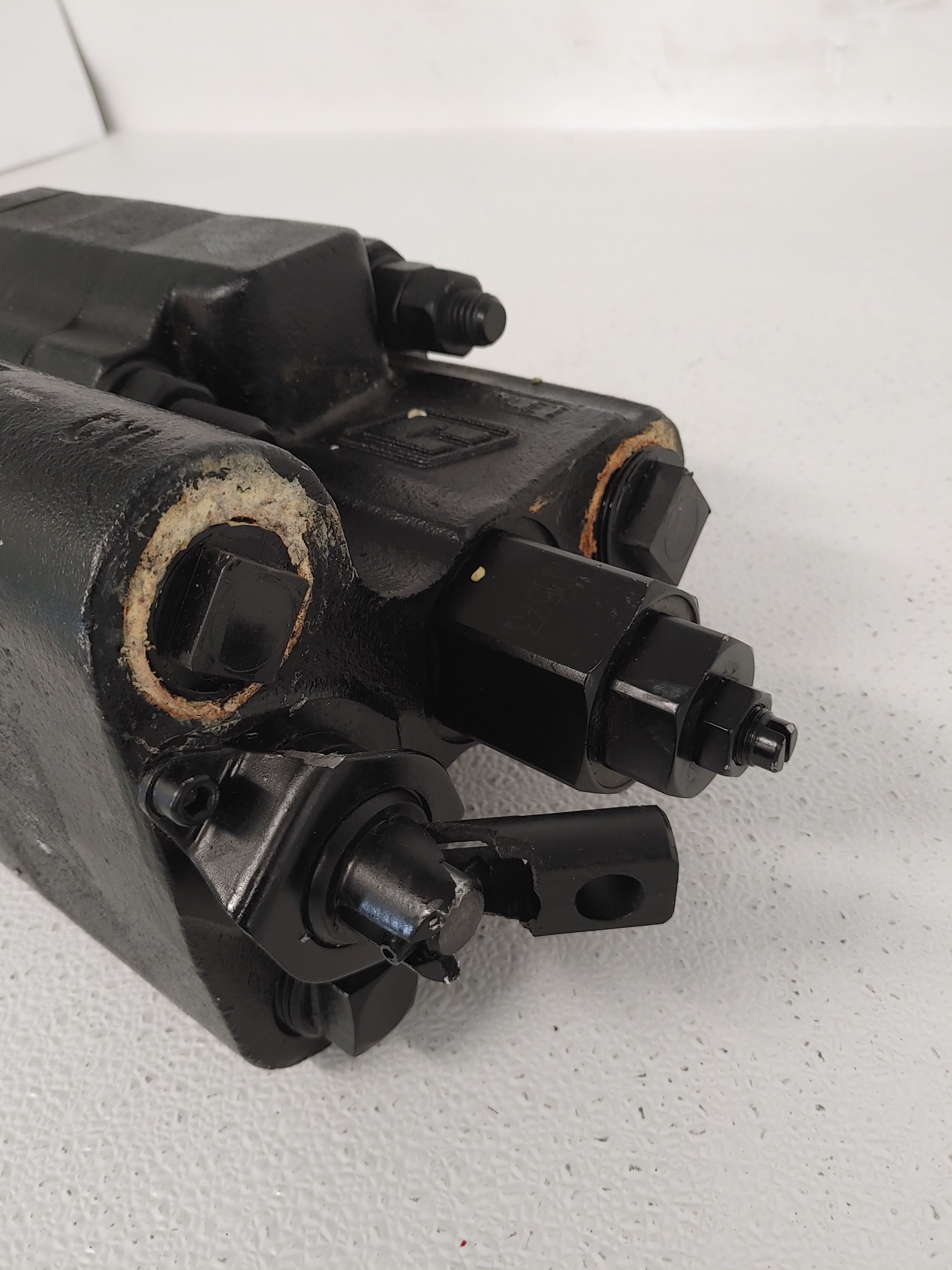Damaged Chelsea Dump Pump w/ E2 Actuator - P/N  C102D-25-1 / C-3505-DM (8068558881084)