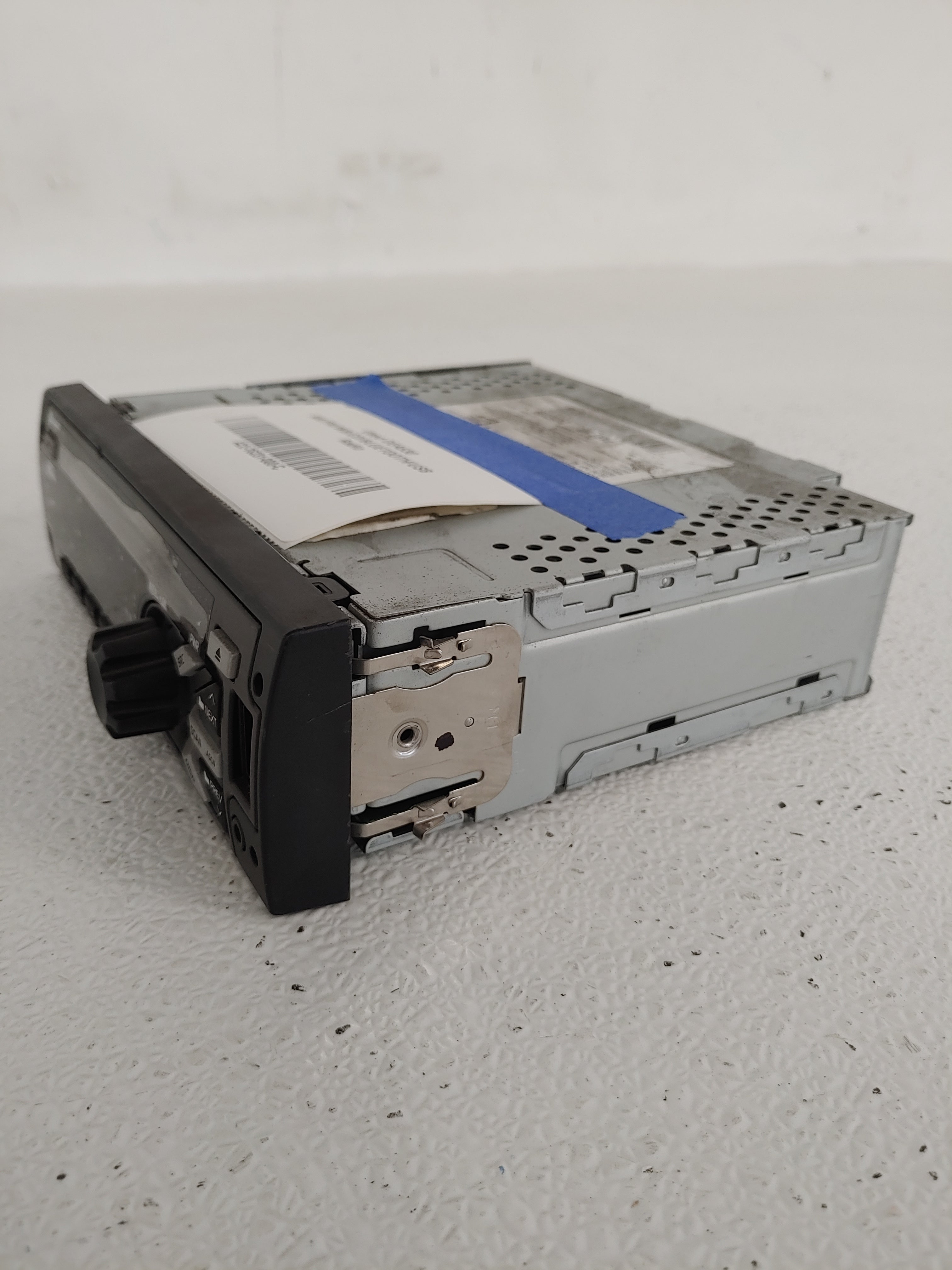Used DEA530 AM/FM/WB/CD/BLUETOOTH/USB Radio - P/N A22-76231-000 (7998380474684)