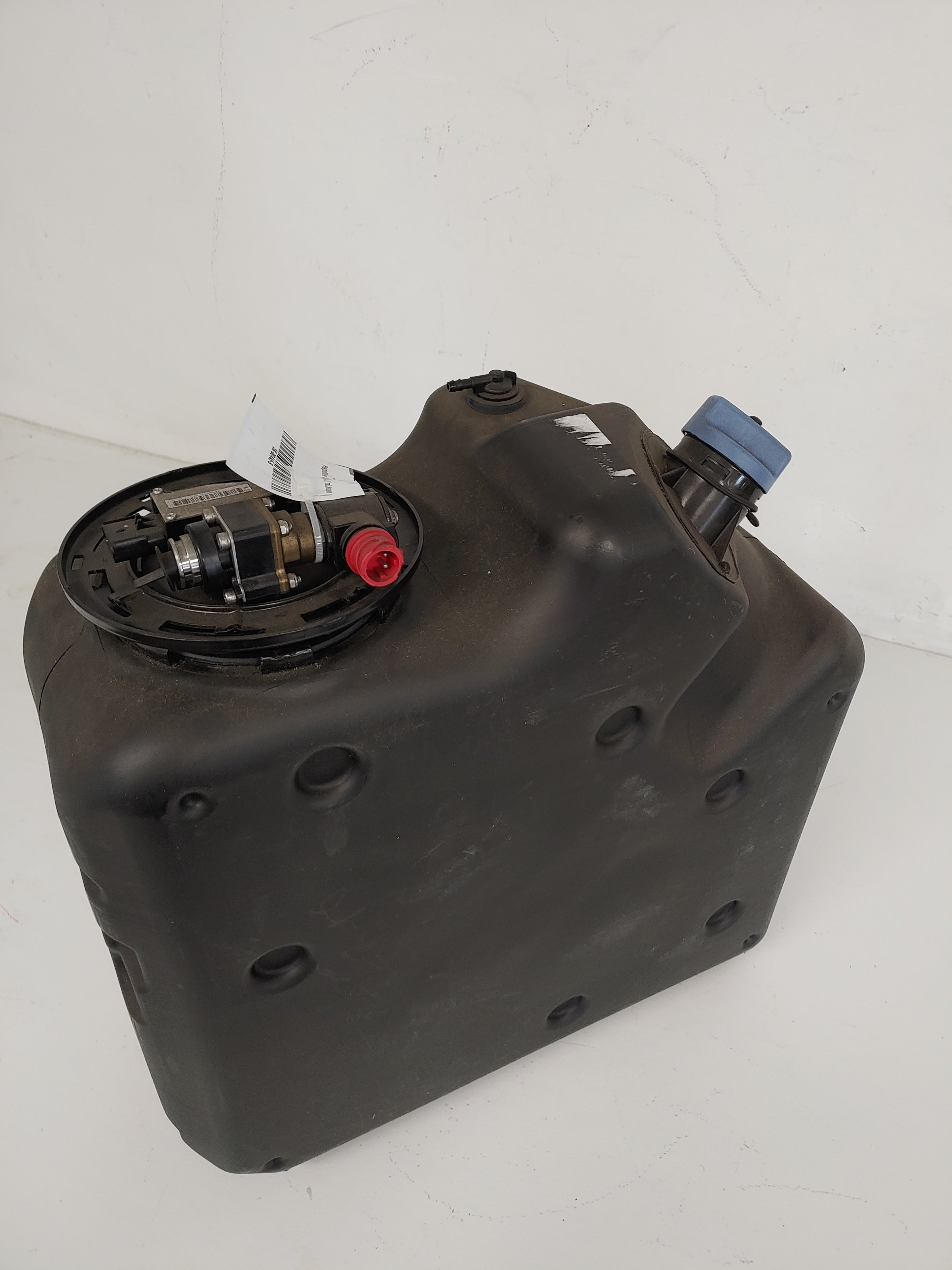 Freightliner DEF Tank P/N A04-31889-006 w/ Header P/N 04-31677-000 (8081638392124)