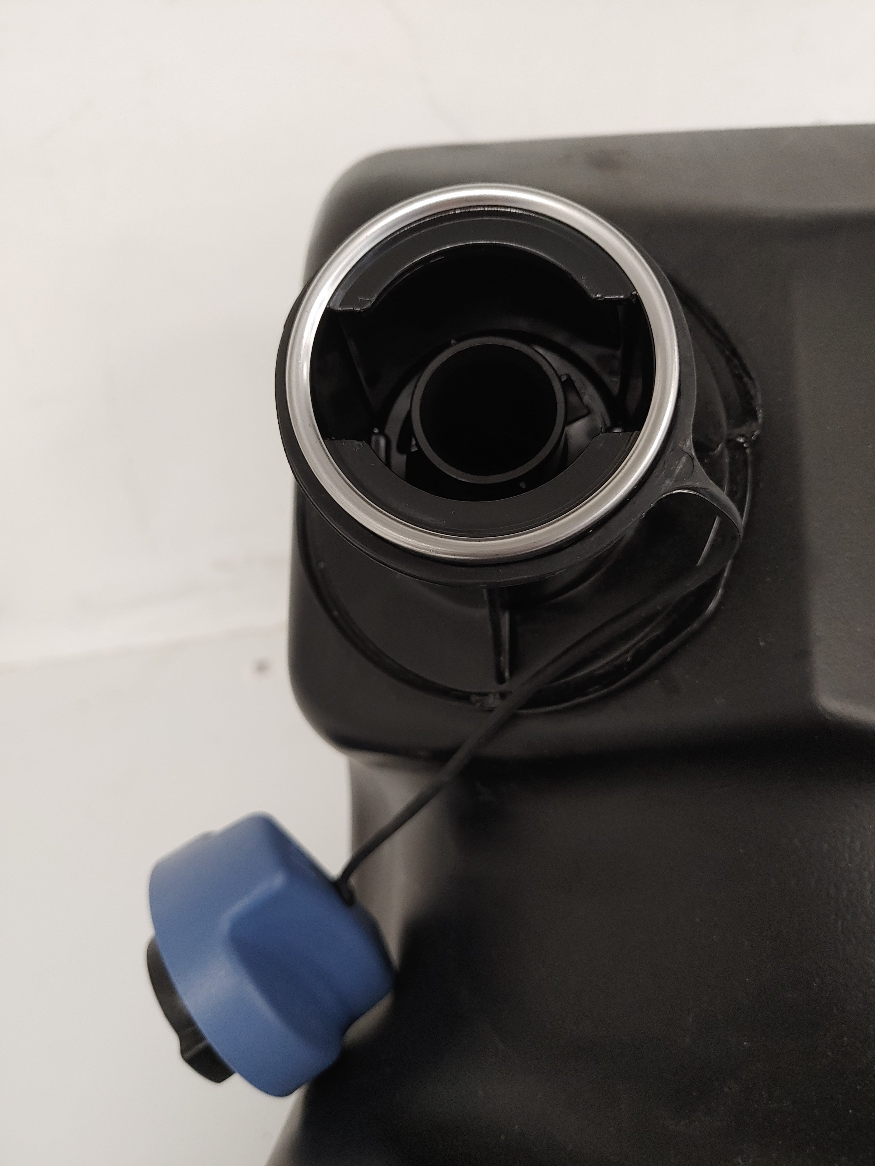 Cummins LH Standard 23 Gal DEF Tank - P/N A04-35191-008 (8081646551356)