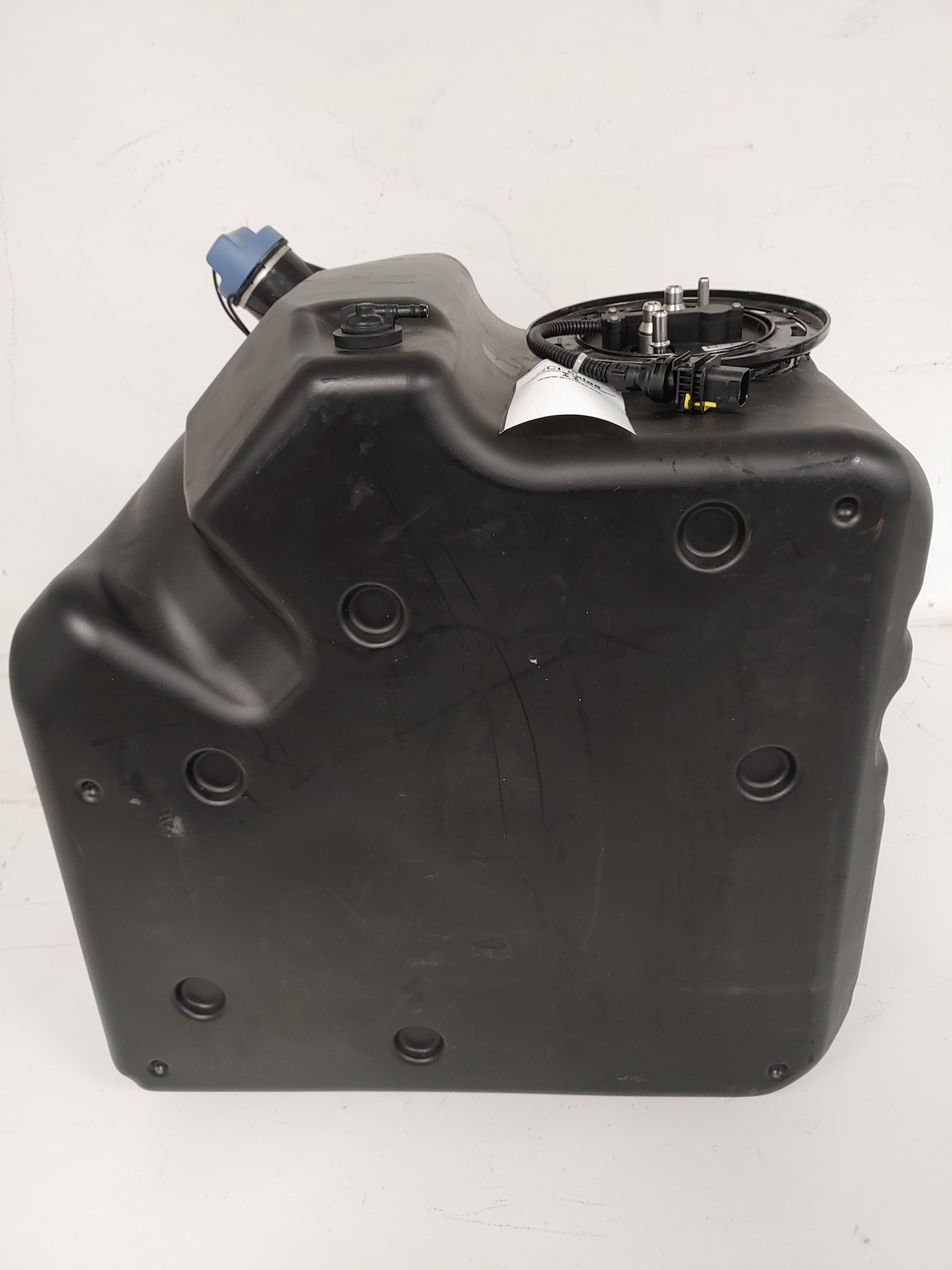 Cummins DEF Tank P/N A04-35191-008 & Header - P/N 04-31353-005 (8081647567164)