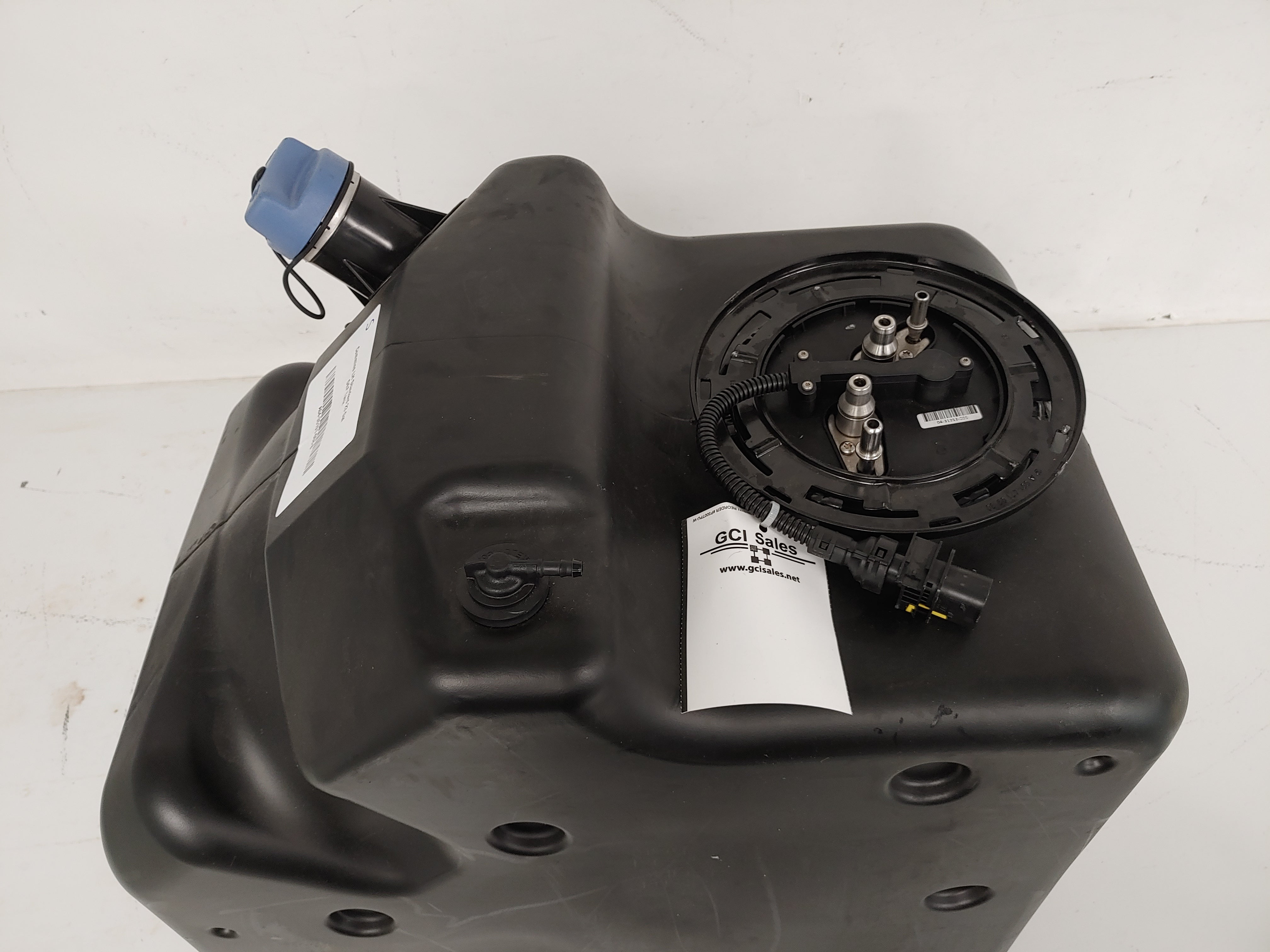 Cummins DEF Tank P/N A04-35191-008 & Header - P/N 04-31353-005 (8081647567164)