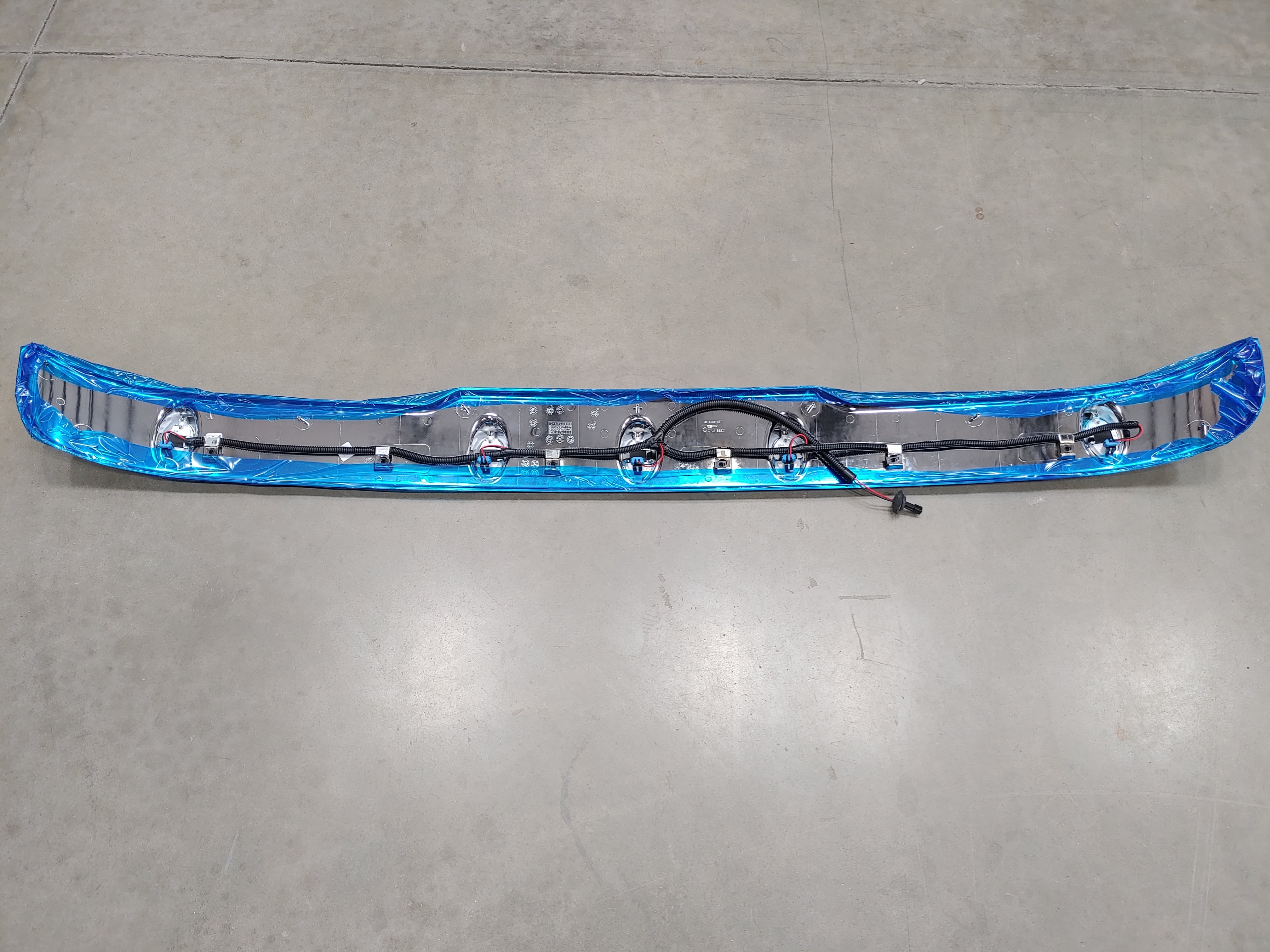 Freightliner Applique Exterior Sunvisor Cover - P/N: A22-53338-001 (8048181707068)