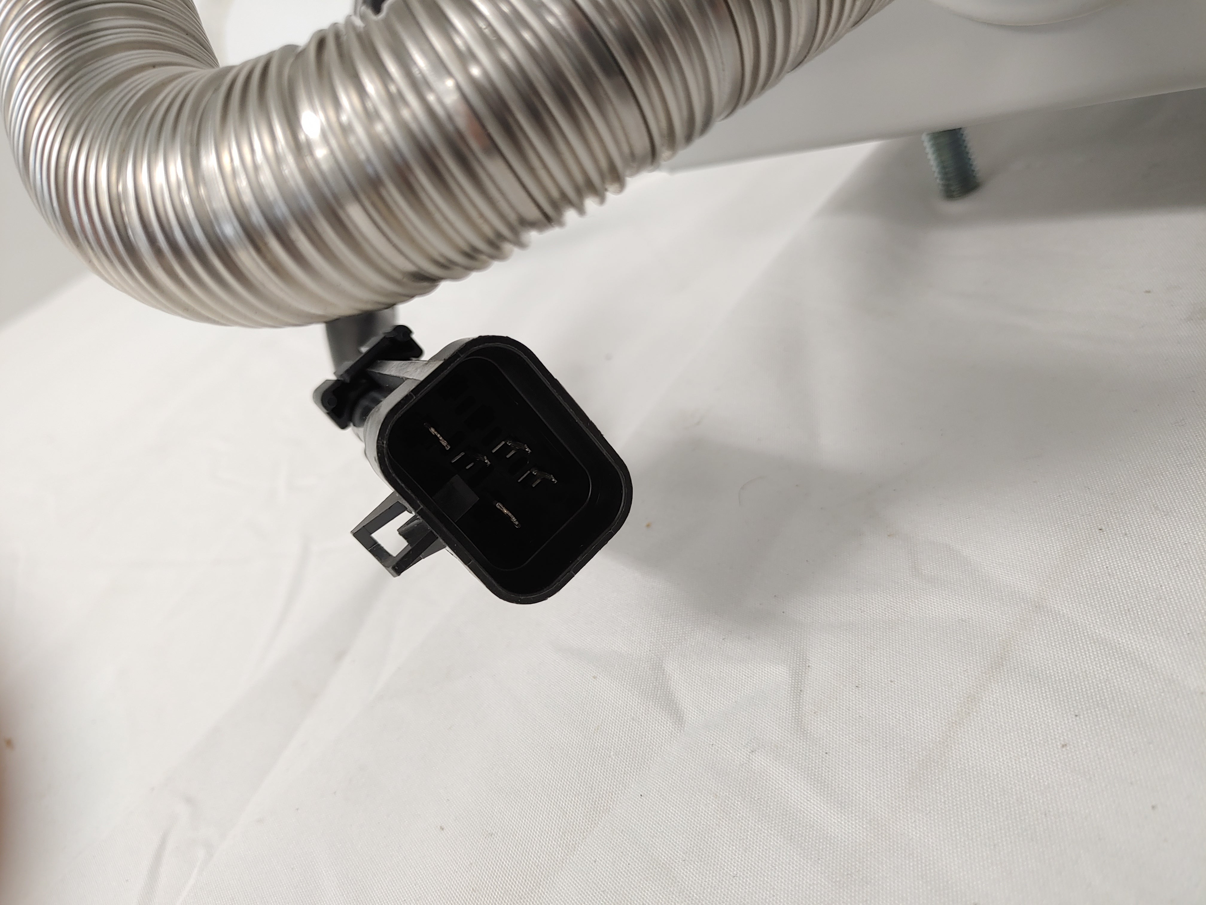 Espar M3 HYD Exhaust Heater - P/N ESP 252786106003 (8117540553020)