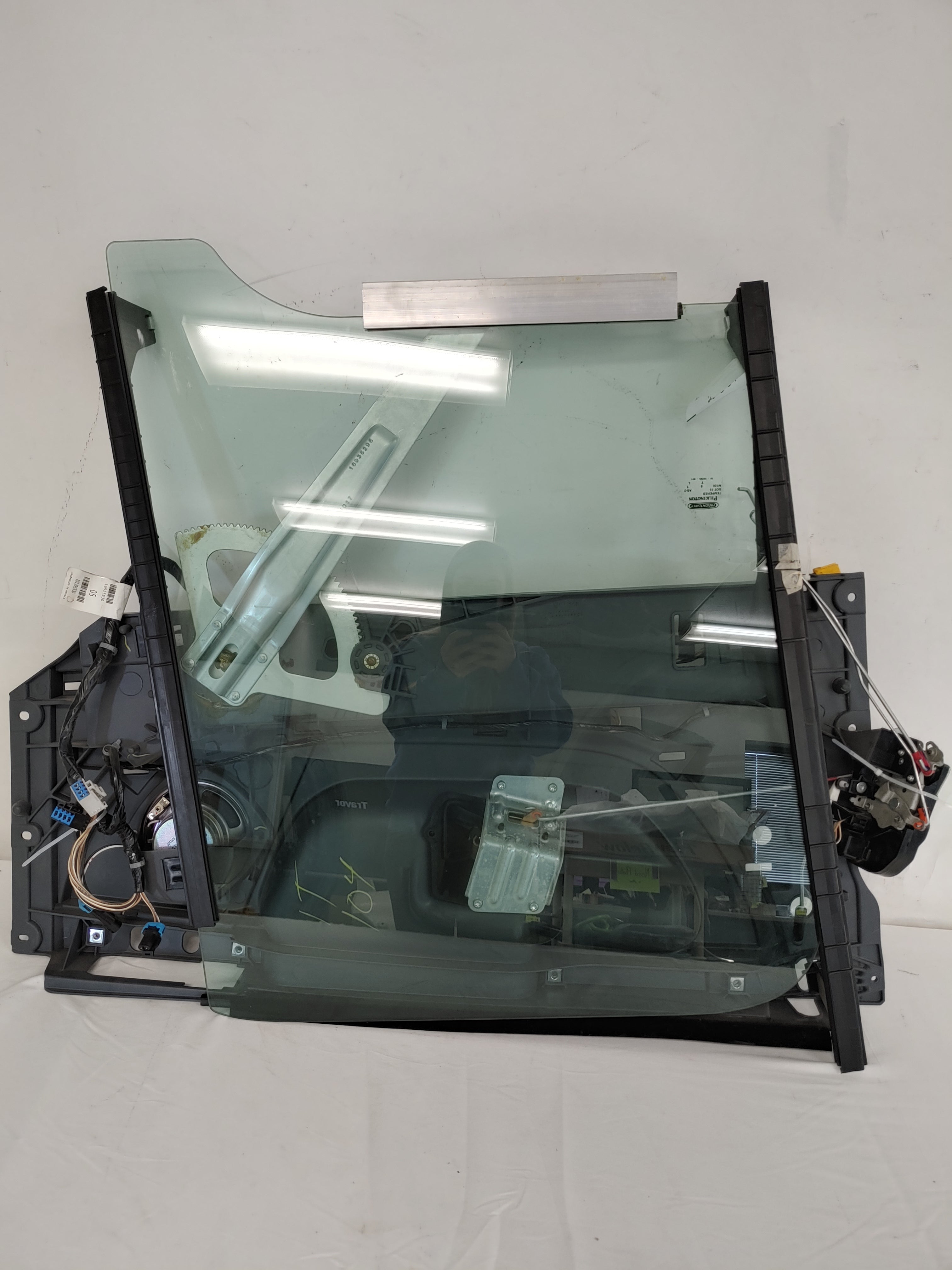 Damaged Freightliner Cascadia P3 RH Power Lock Door Module - P/N A18-68937-003 (6543560147030)