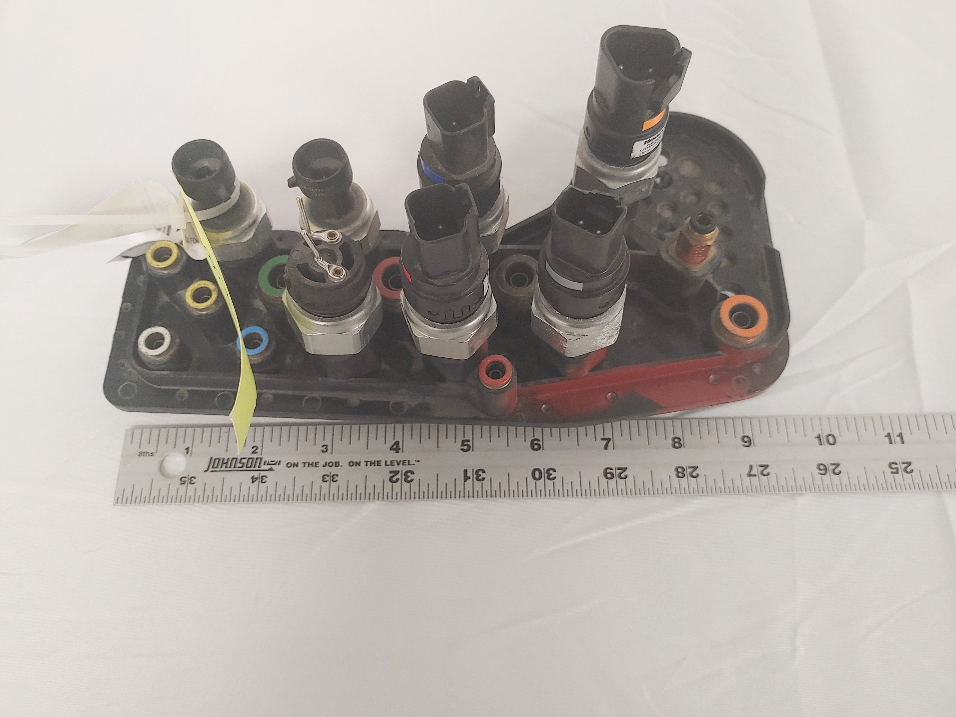 Damaged Freightliner Junction Block Air Manifold Bulkhead - P/N 12-26964-001 (4023593074774)