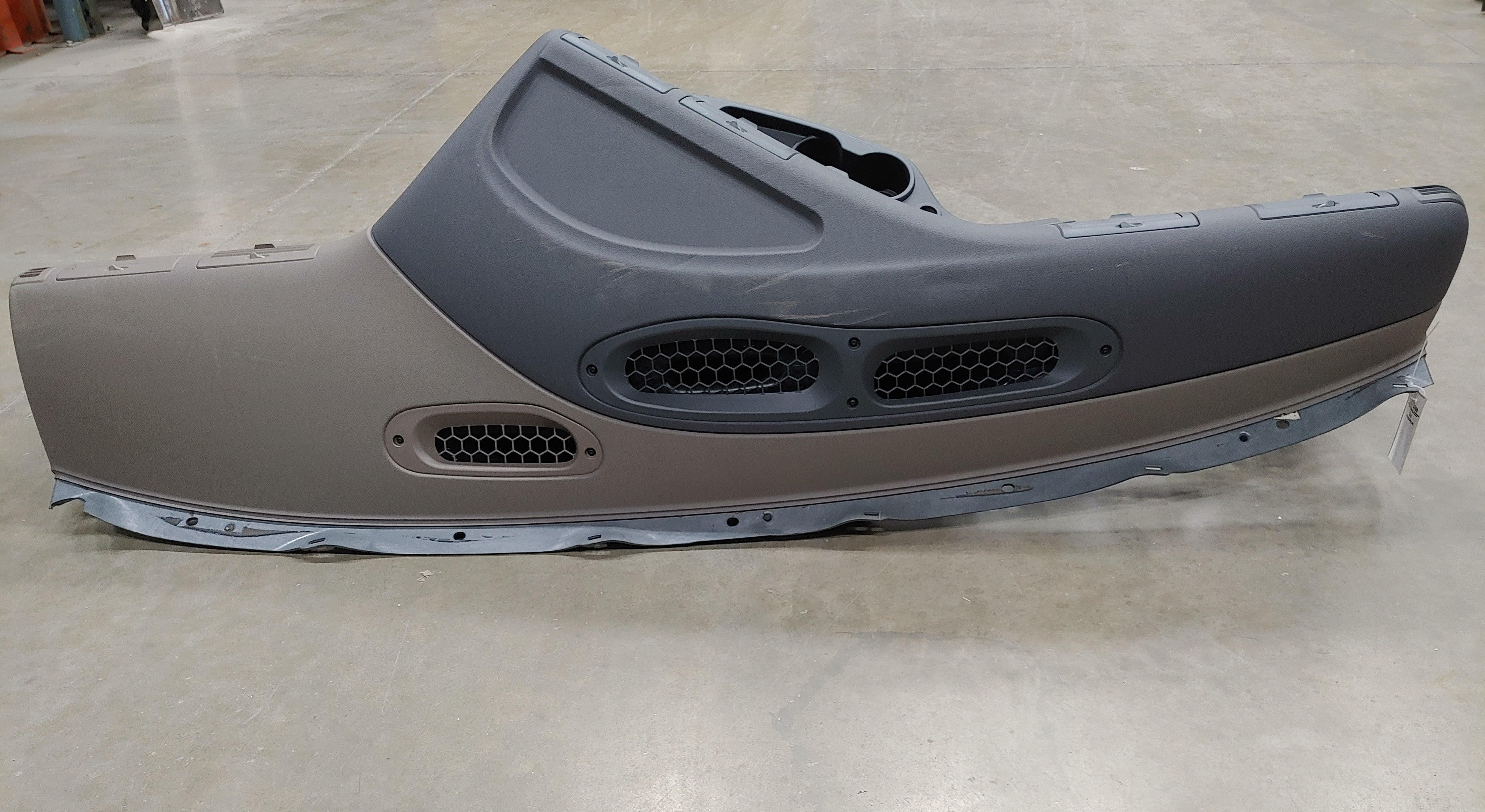 Damaged Freightliner Cascadia P3 Dash Assy - P/N A22-64760-020 (8211129762108)