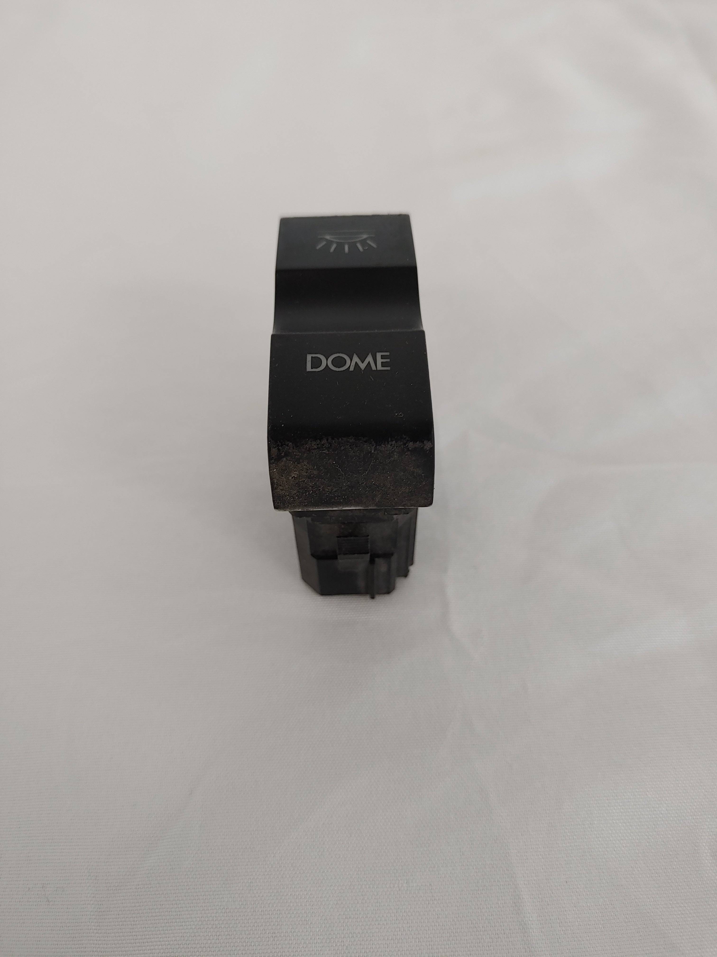 Used Freightliner Bunk Mid Dome Lamp Rocker Switch - P/N A06-53782-819 (8245127414076)