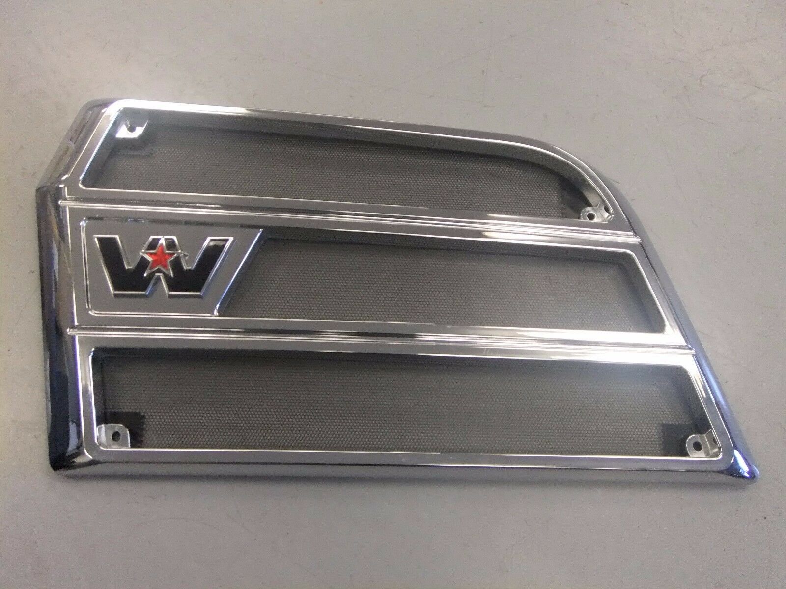 Western Star RH Air Intake Bezel Assembly - P/N's A17-20263-001, 17-20224-001 (3939750215766)