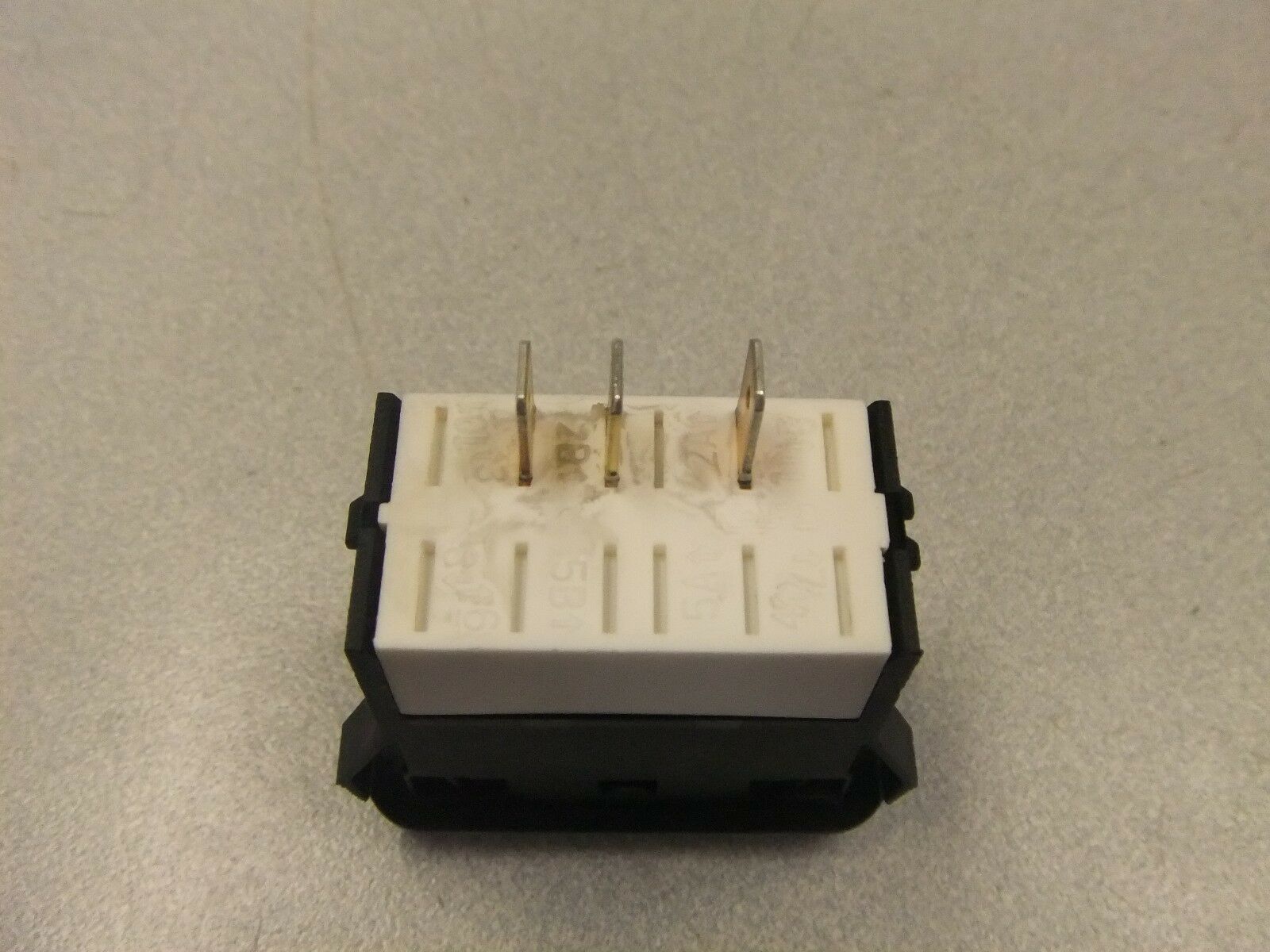 Freightliner ABS Check 3-Prong Rocker Switch - P/N A06-30769-104 (3939698081878)