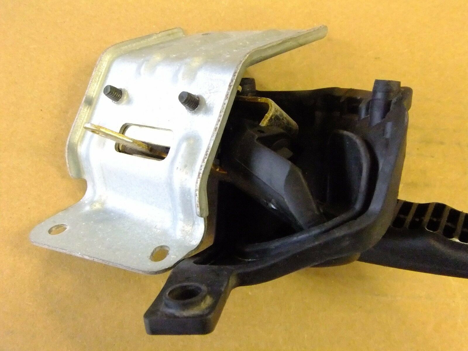 Freightliner Cascadia Interior RH Door Handle - Older Style - P/N 16915372 (3939502325846)