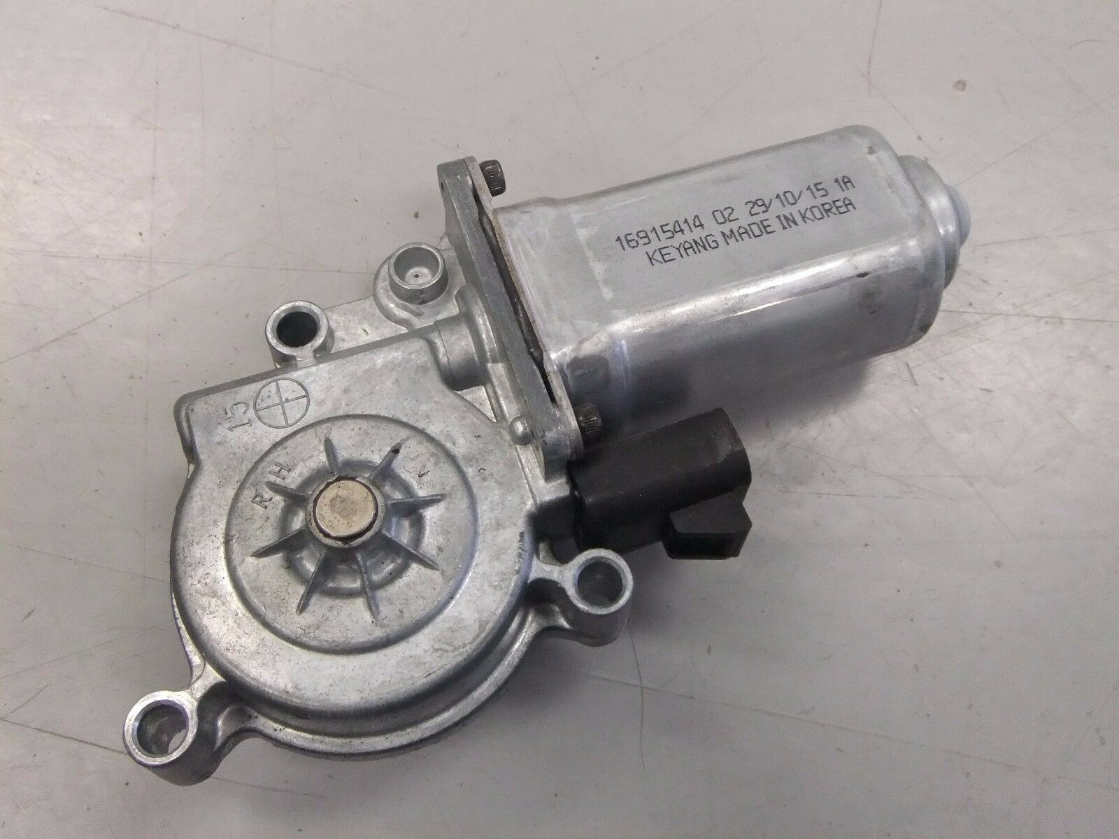 Used Freightliner Window Lift Motor - RH (Passenger's Side) - P/N 16915414 (3939508289622)